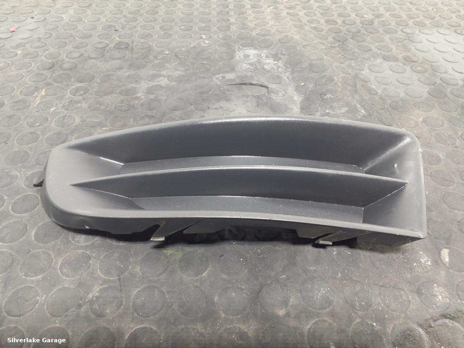View Auto part Grille SKODA OCTAVIA 2011