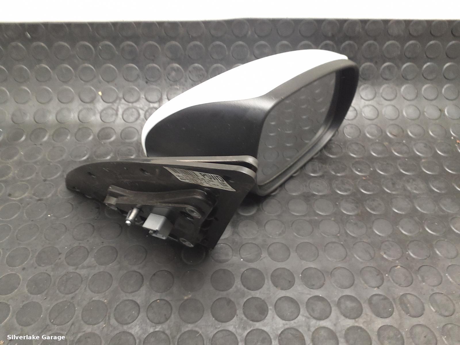 View Auto part R Door Mirror KIA CEED 2012