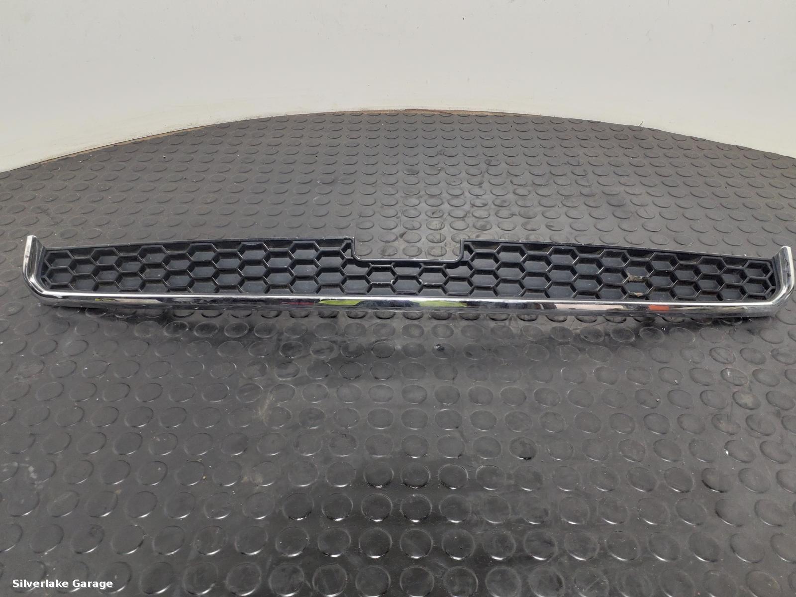 View Auto part Grille CHEVROLET CAPTIVA 2011