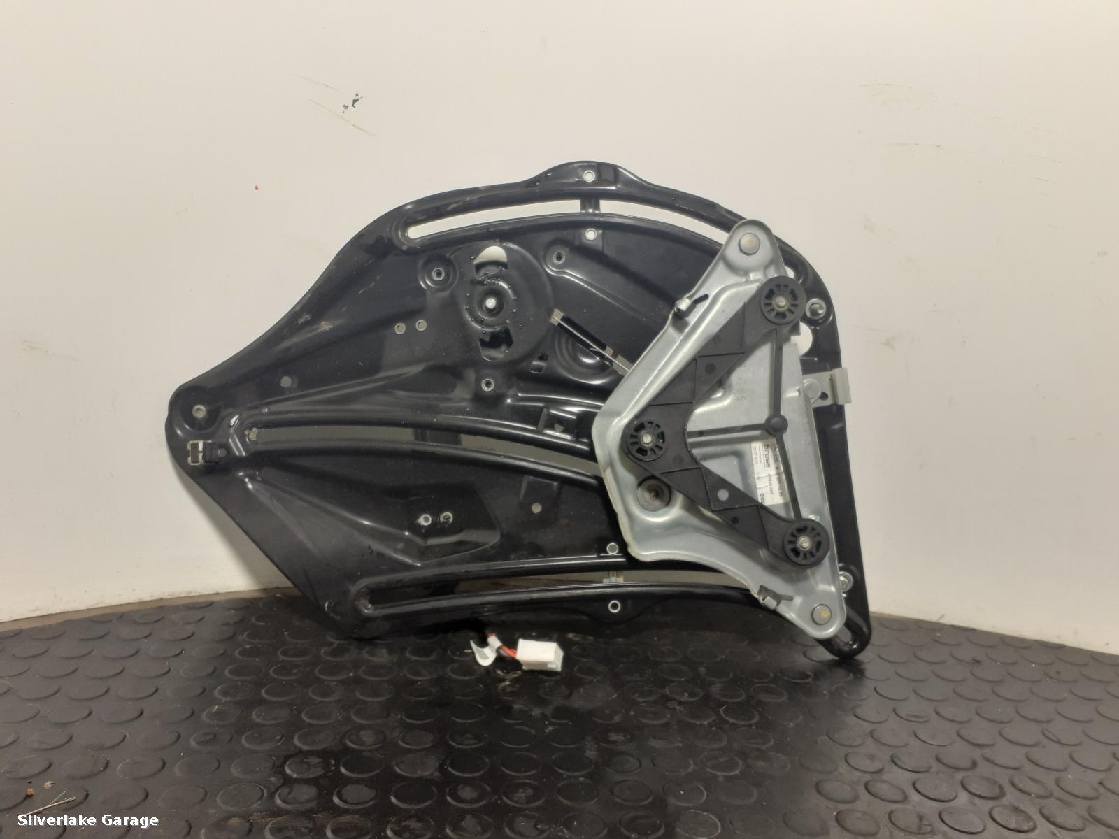 View Auto part RR Window Regulator MERCEDES E CLASS 2015