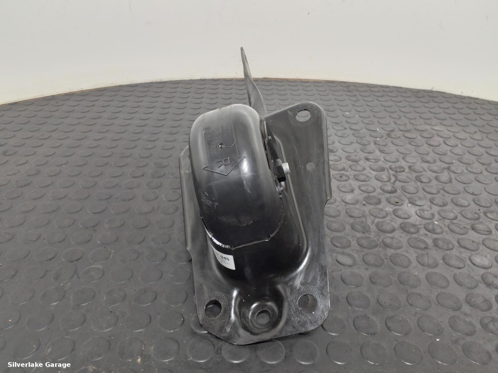 View Auto part RR Lower Control Arm VOLKSWAGEN GOLF 2021