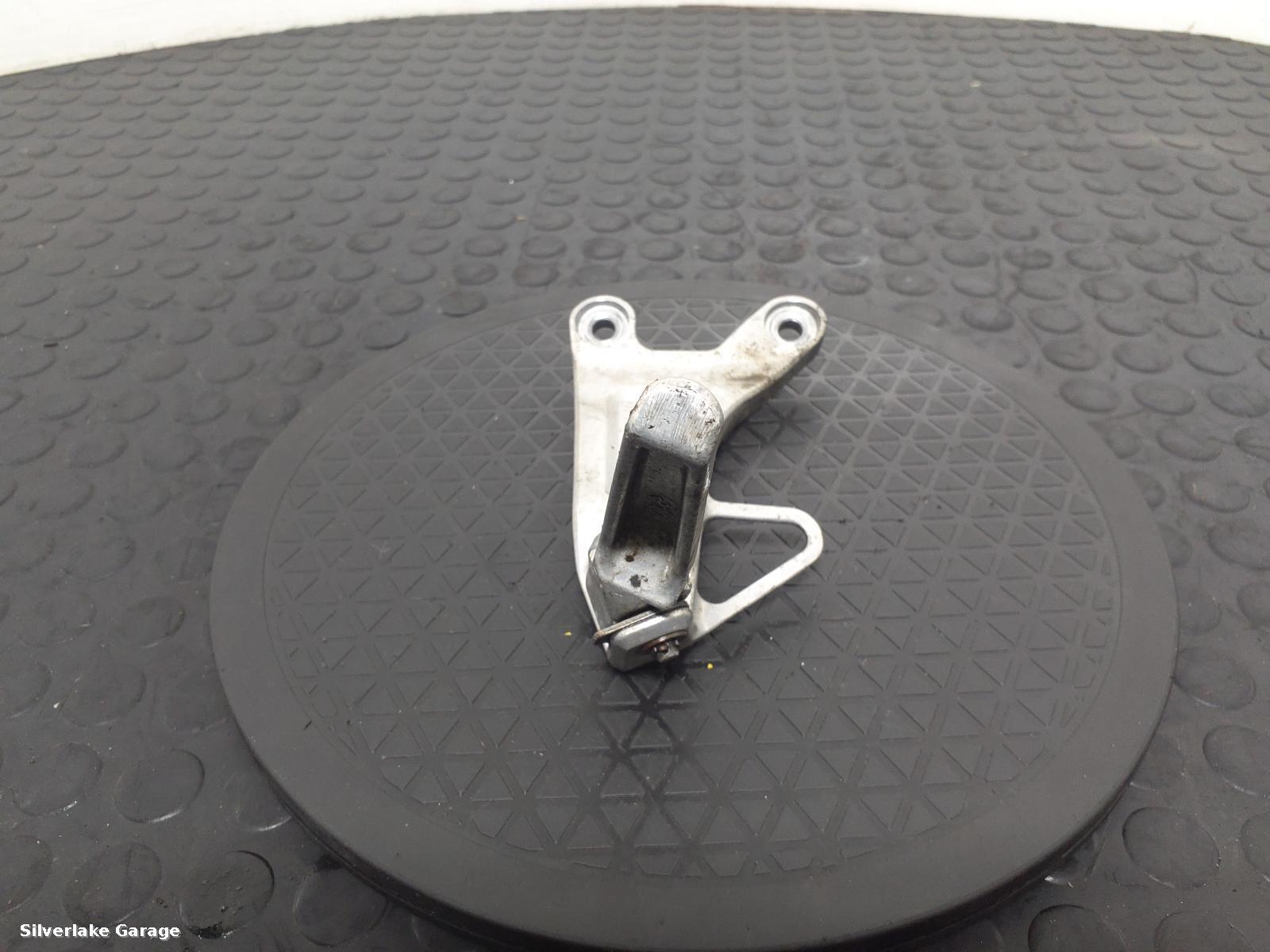View Auto part LEFT_FOOTREST HONDA CBR 2003