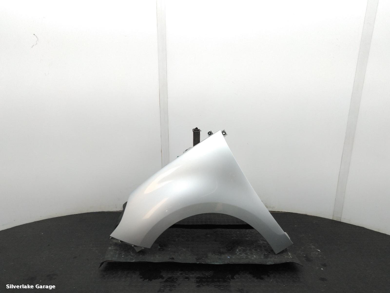 View Auto part L Wing RENAULT SCENIC 2011