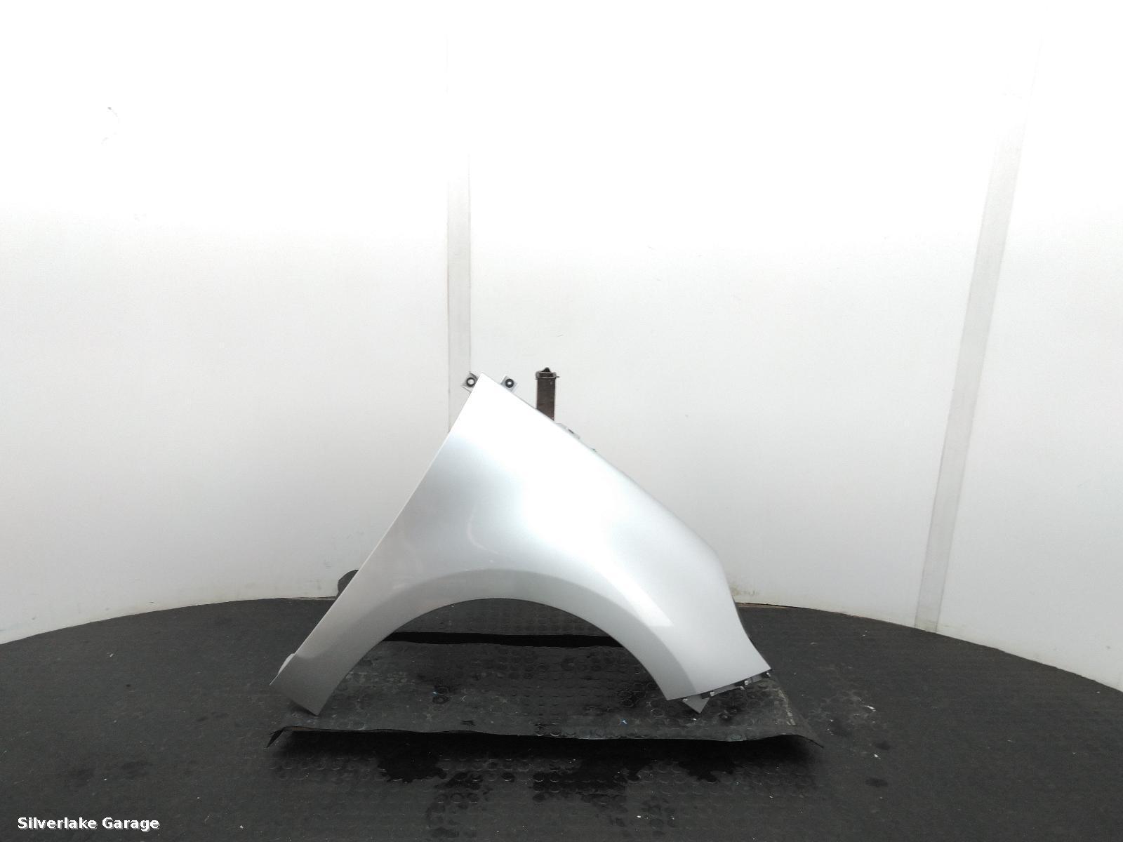 View Auto part R Wing RENAULT SCENIC 2011