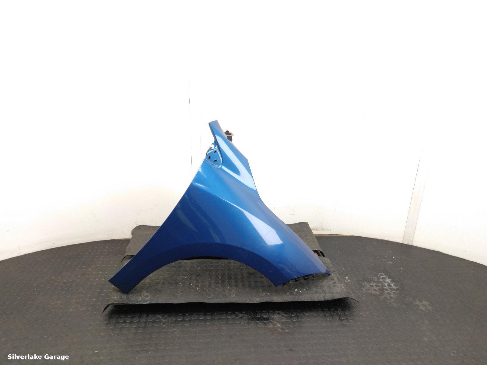 View Auto part R Wing RENAULT MEGANE 2012