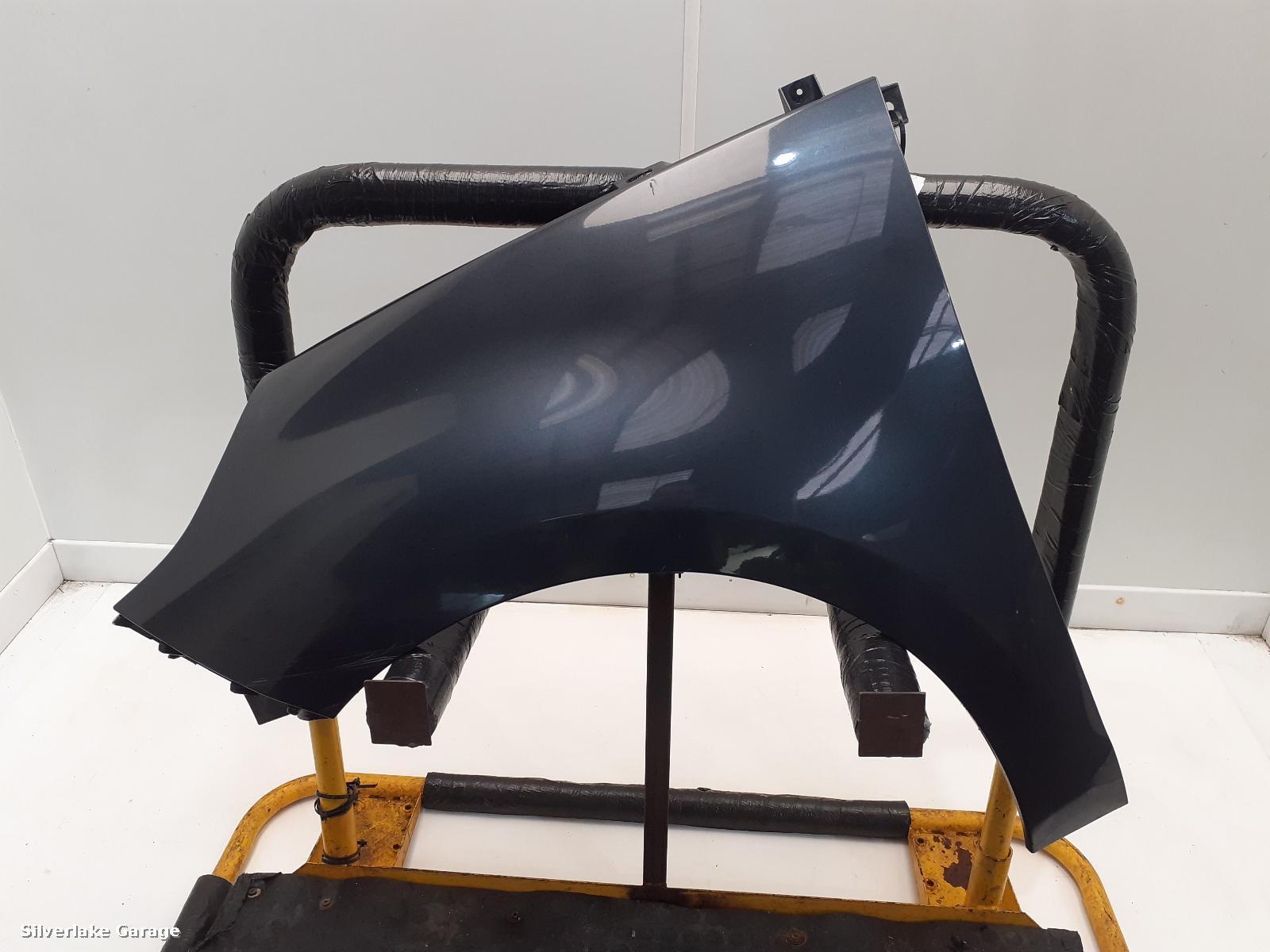 View Auto part L Wing RENAULT SCENIC 2011