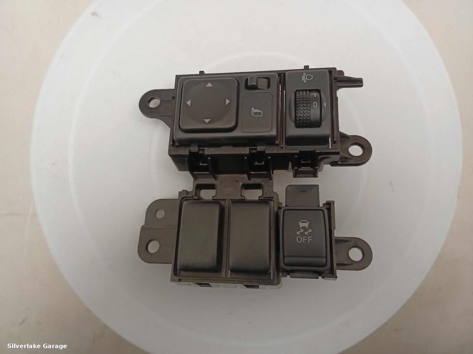 View Auto part Misc Switch NISSAN JUKE 2011