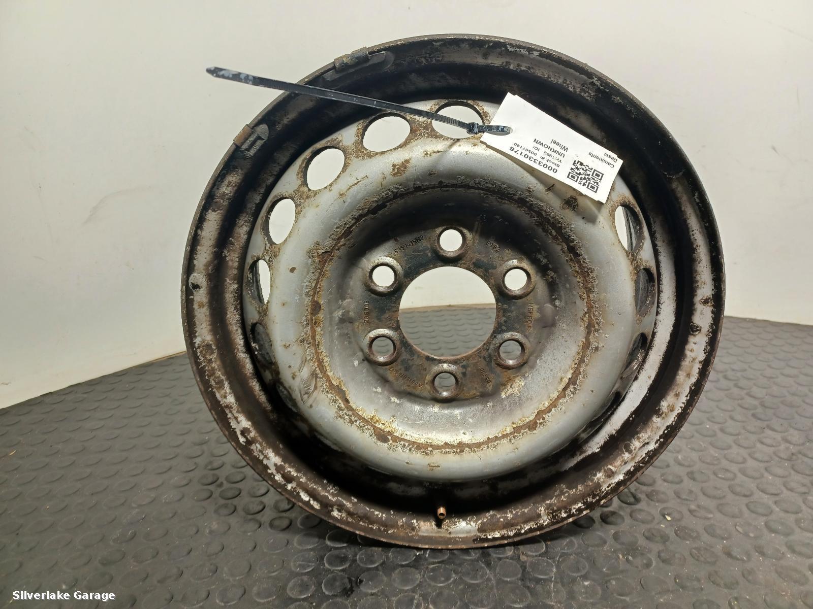 View Auto part Wheel UNKNOWN UNKNOWN 1989
