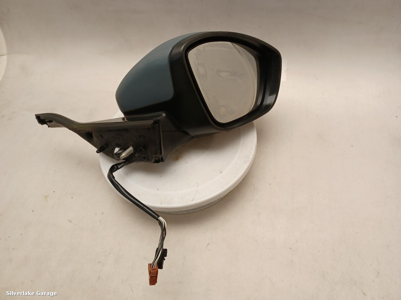 View Auto part R Door Mirror PEUGEOT 208 2012