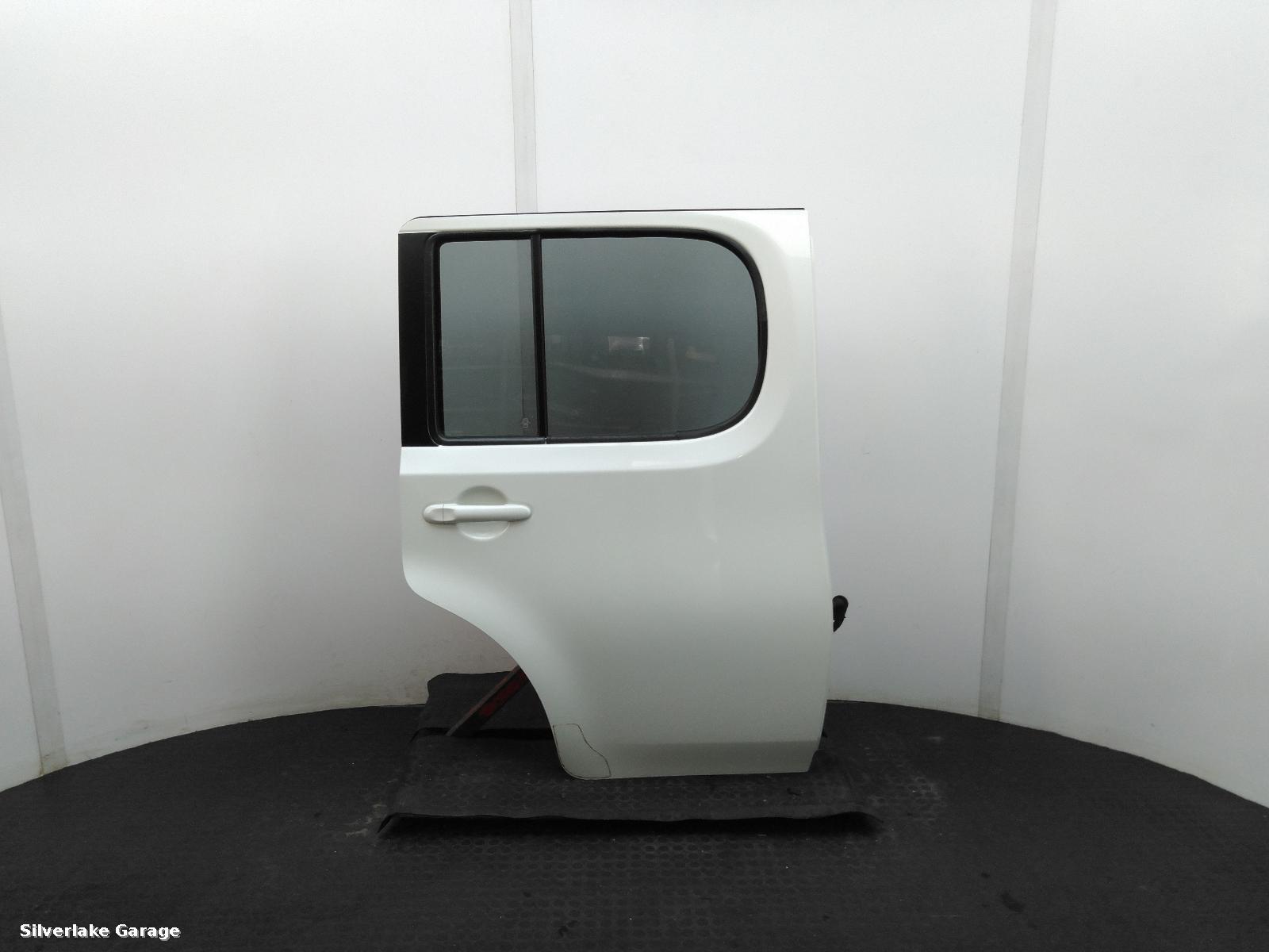 View Auto part R Rear Door NISSAN CUBE 2010