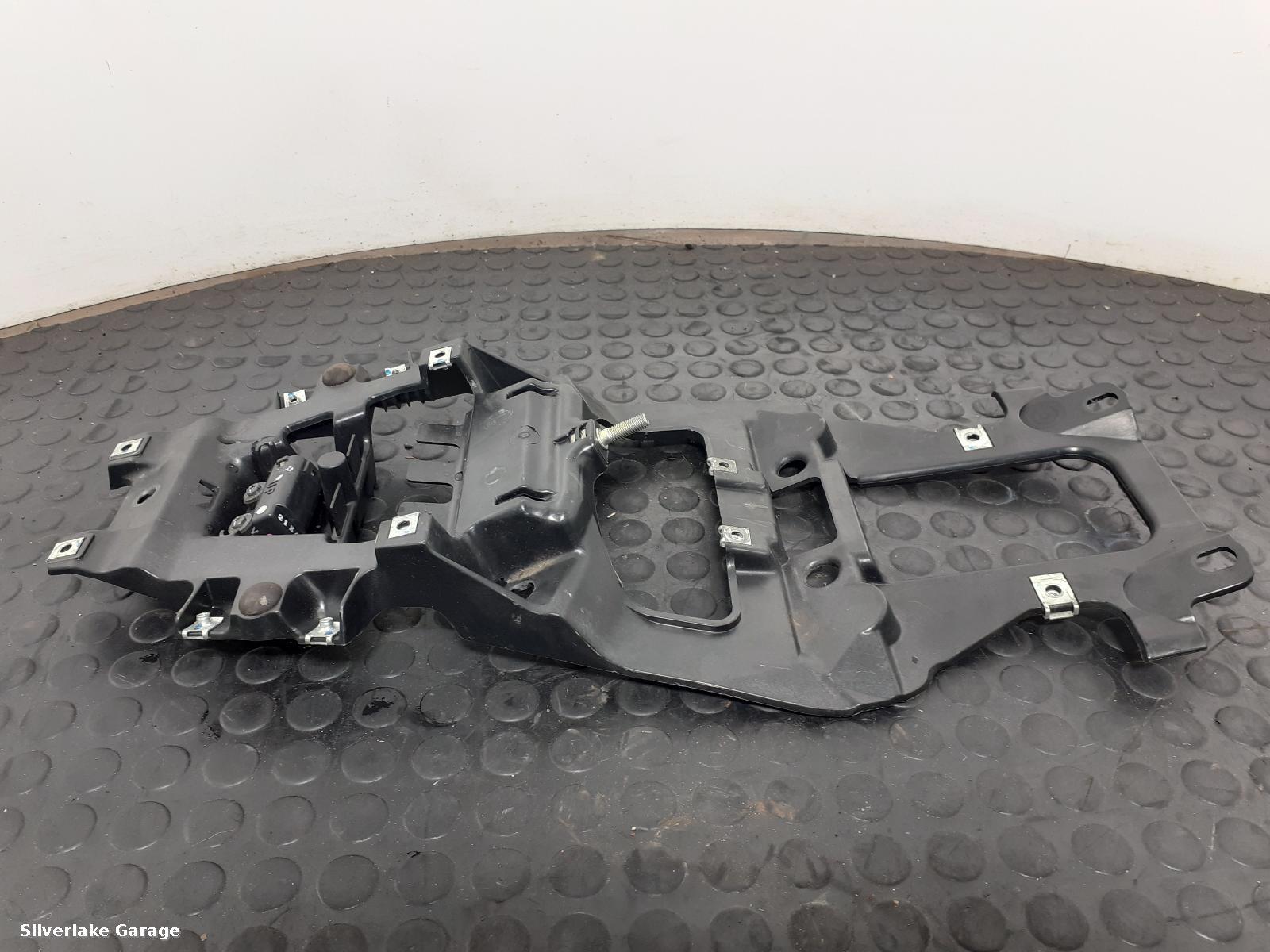 View Auto part Misc Bracket YAMAHA MT 125 2015