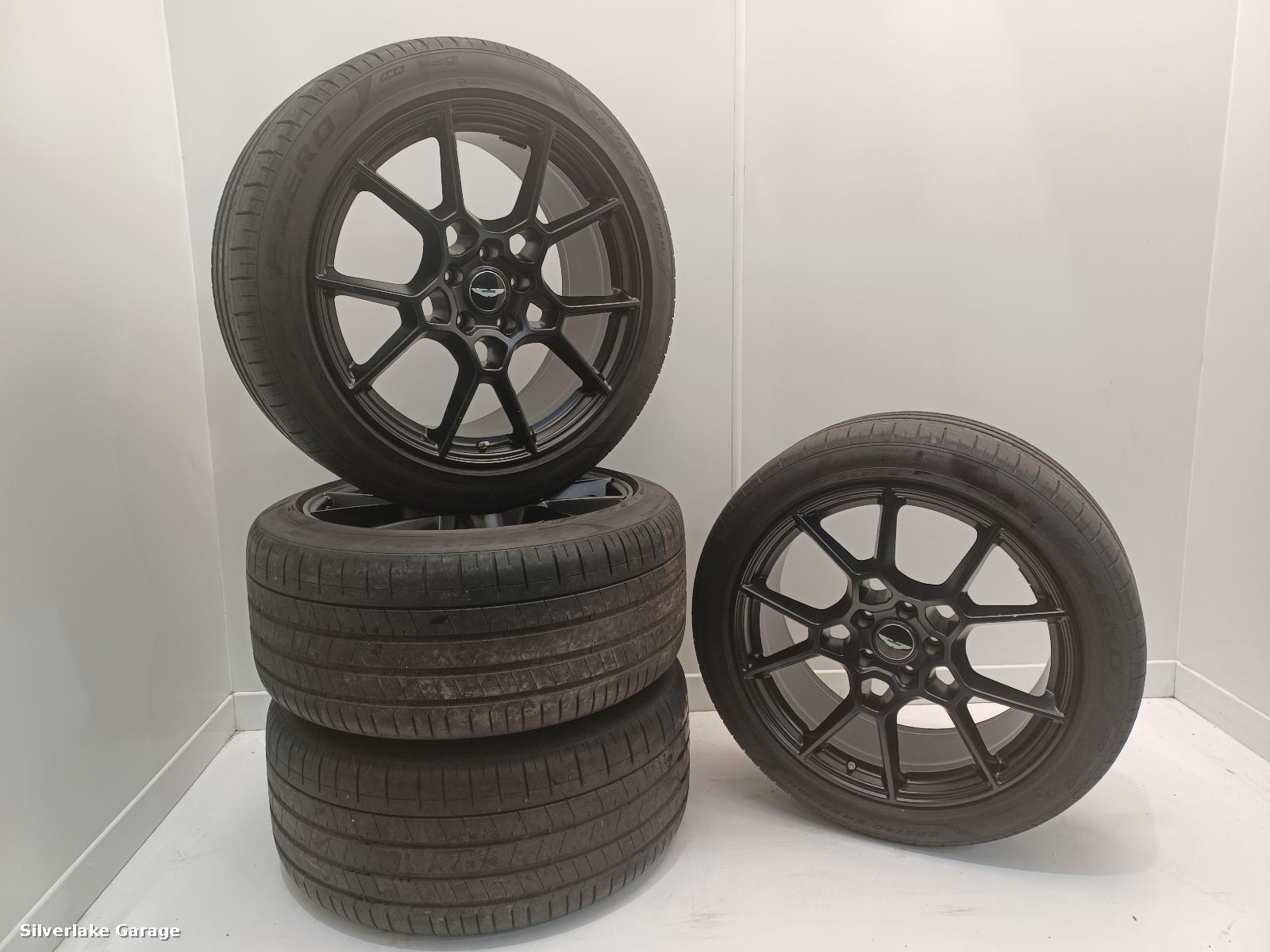 View Auto part Wheel Set ASTON MARTIN DBX 2021