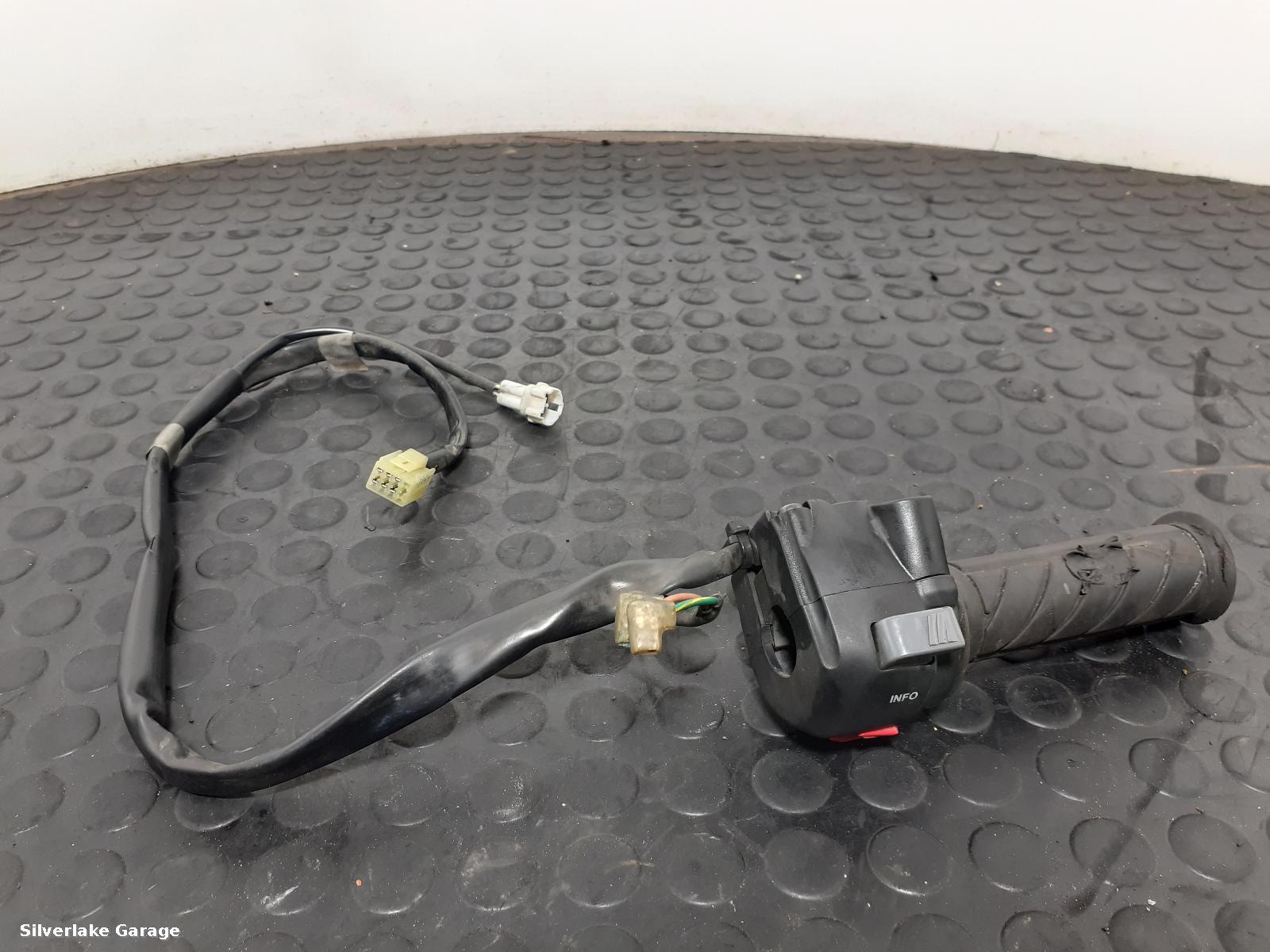 View Auto part RH Switch Gear YAMAHA MT 125 2016