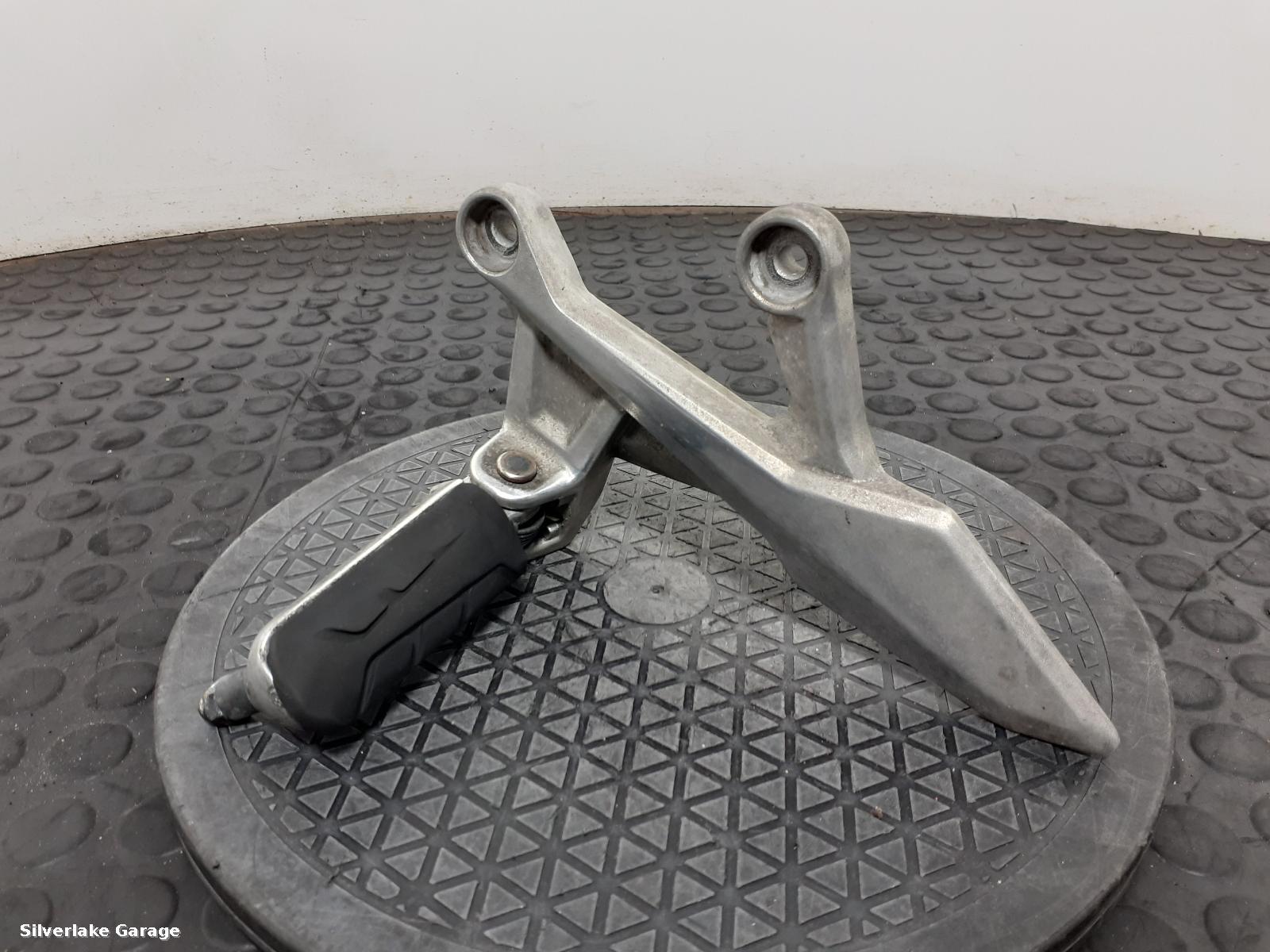 View Auto part Footpeg HONDA CB500 2017