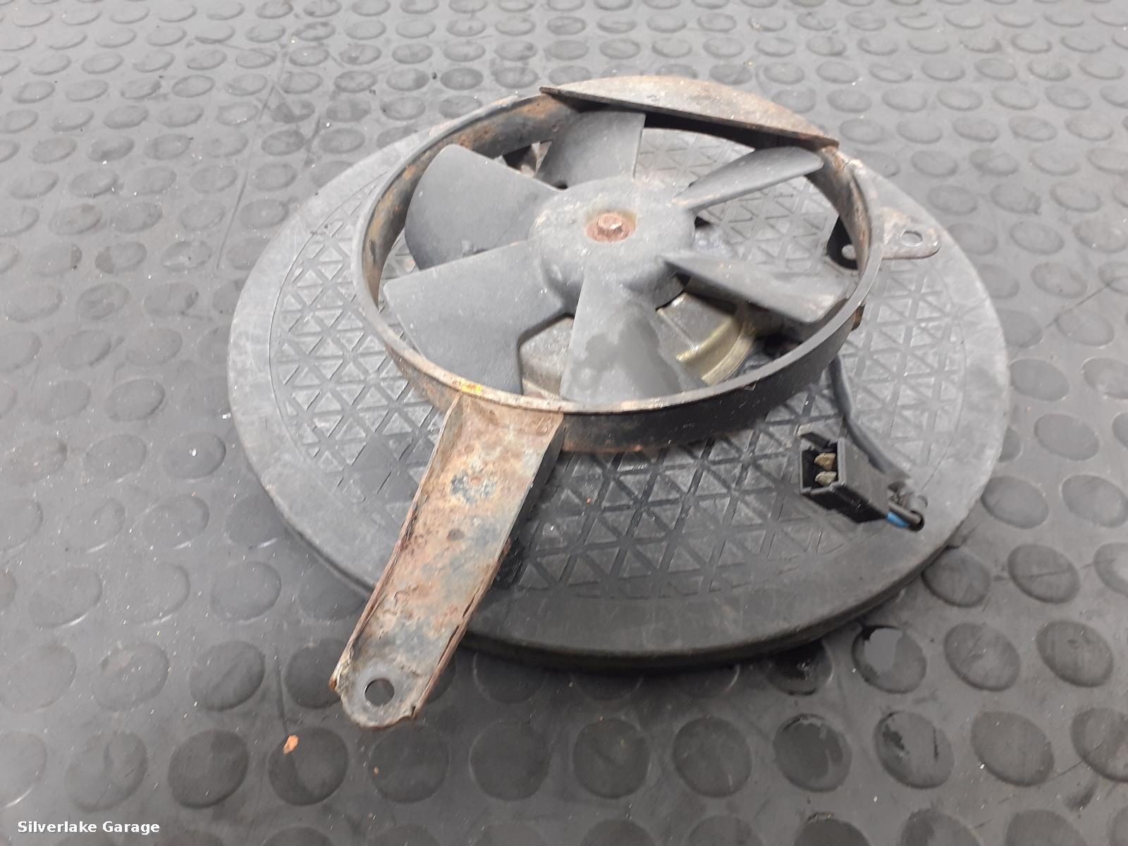 View Auto part Engine Cooling Motor YAMAHA YZF R6 1999