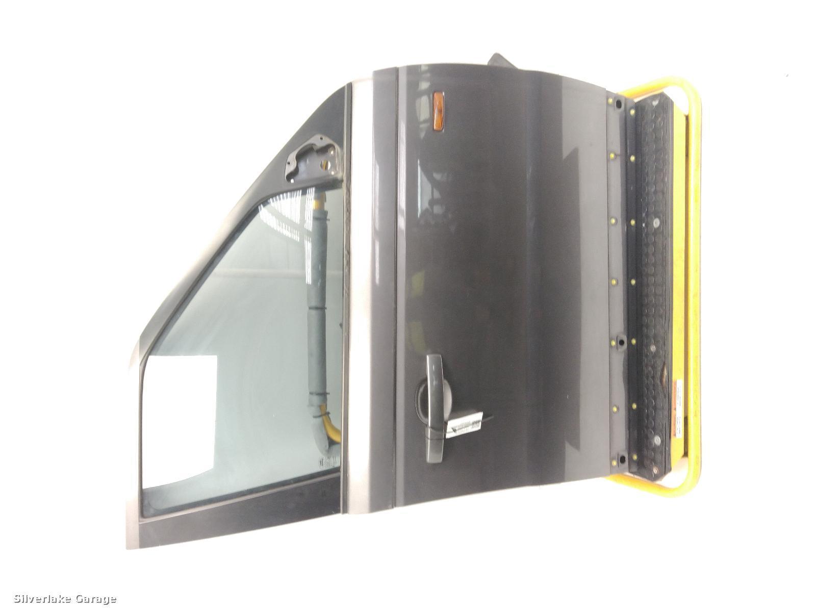 View Auto part R Front Door LAND ROVER RANGE ROVER SPORT 2006