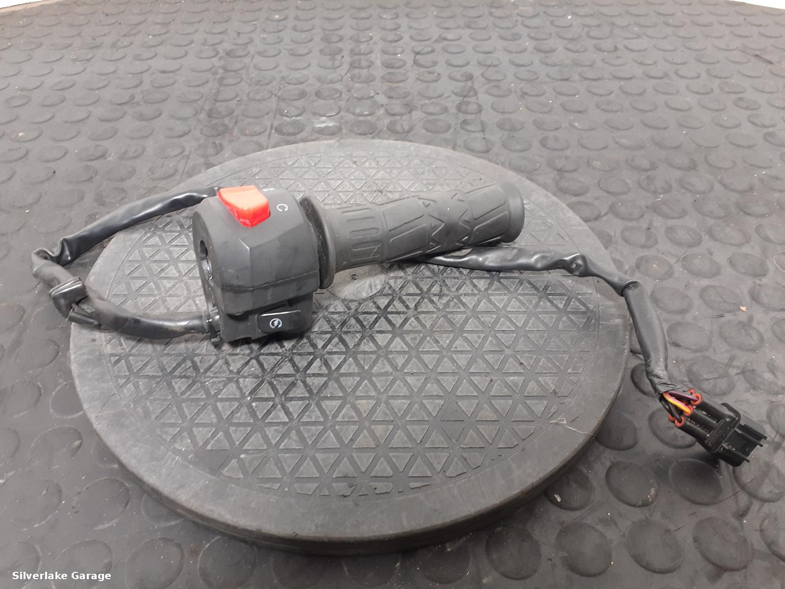 View Auto part RH Switch Gear SINNIS TERRAIN 2022