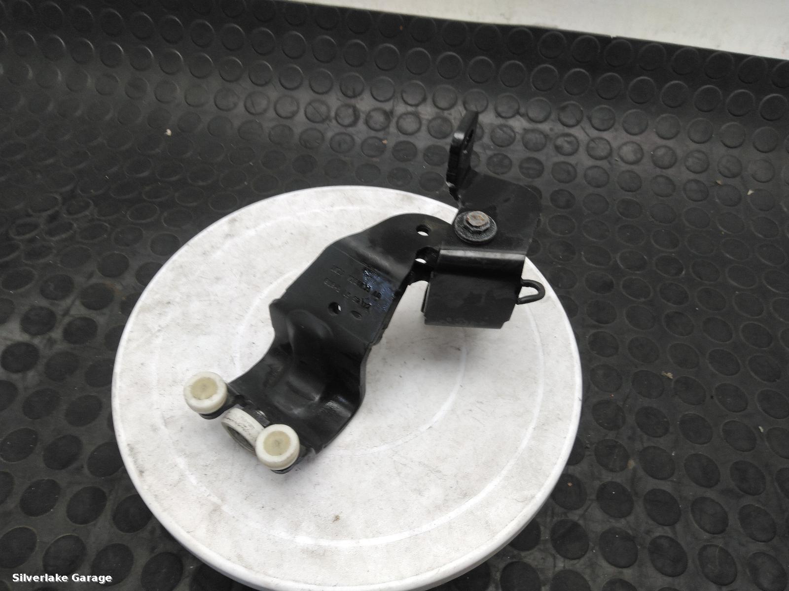 View Auto part Sliding Door Roller Bracket FORD TRANSIT CUSTOM 2018