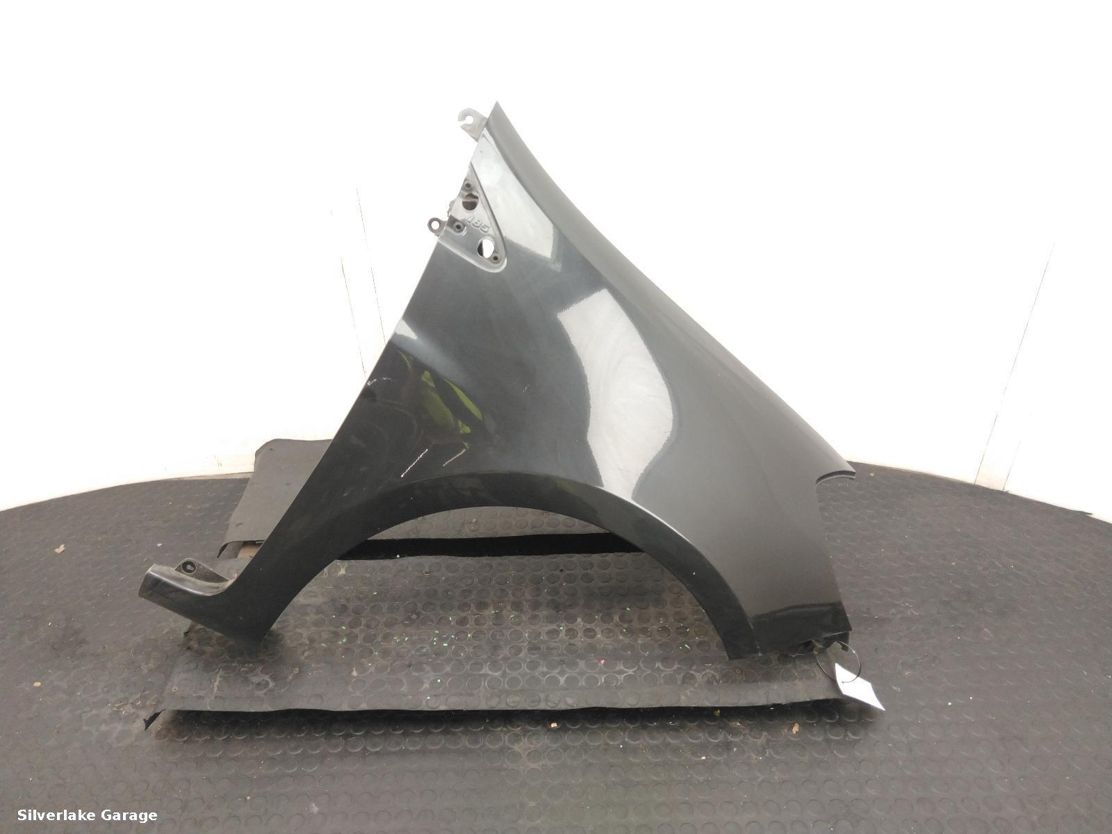 View Auto part R Wing RENAULT CLIO 2007