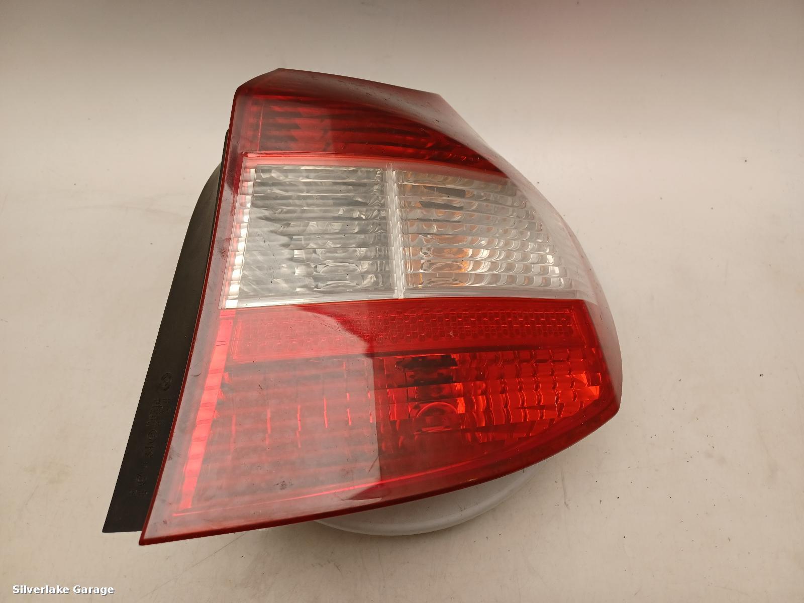 View Auto part R Taillight BMW 1 SERIES 2004