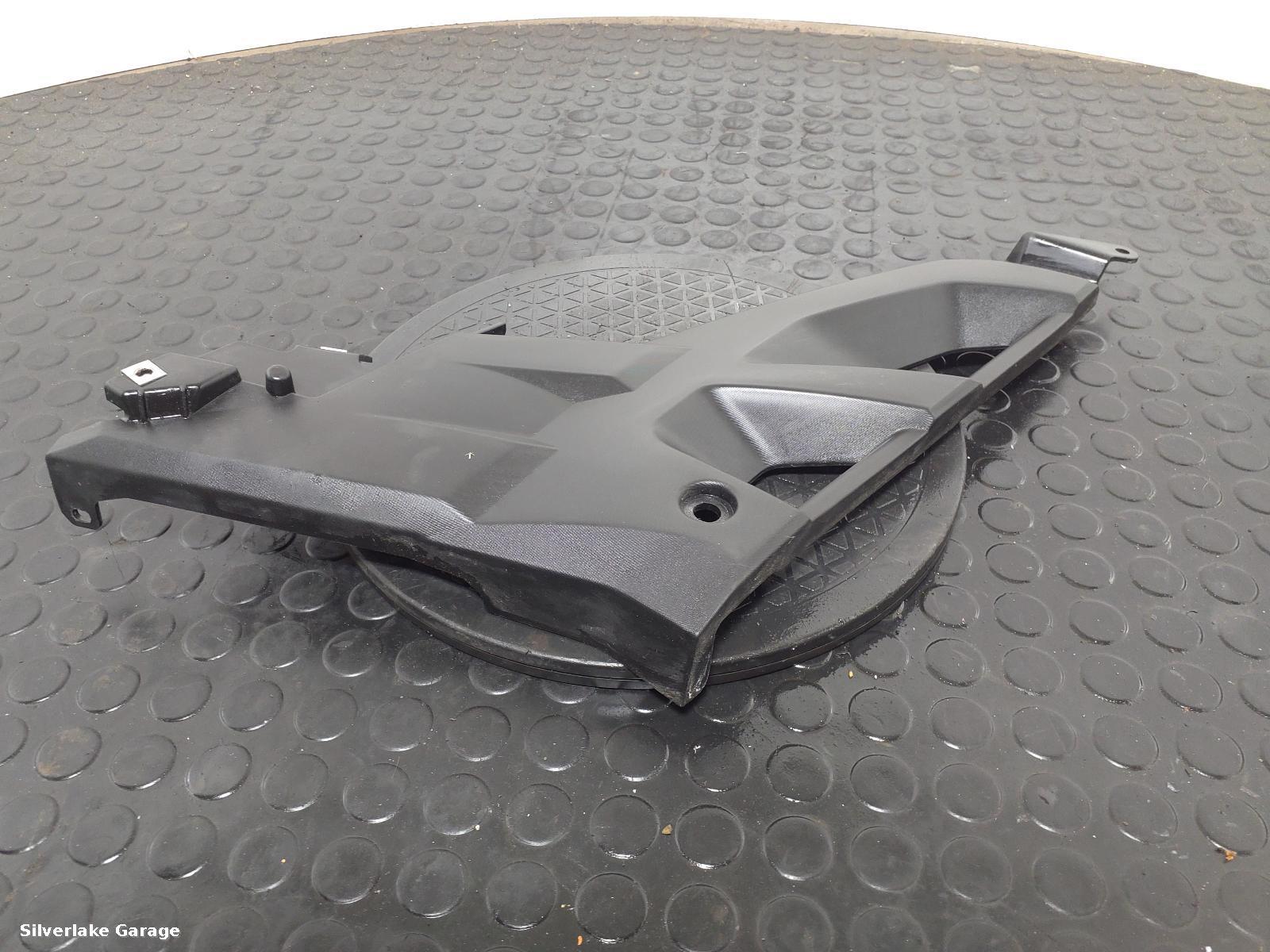 View Auto part SIDE_PANEL_RIGHT YAMAHA MT 125 2017