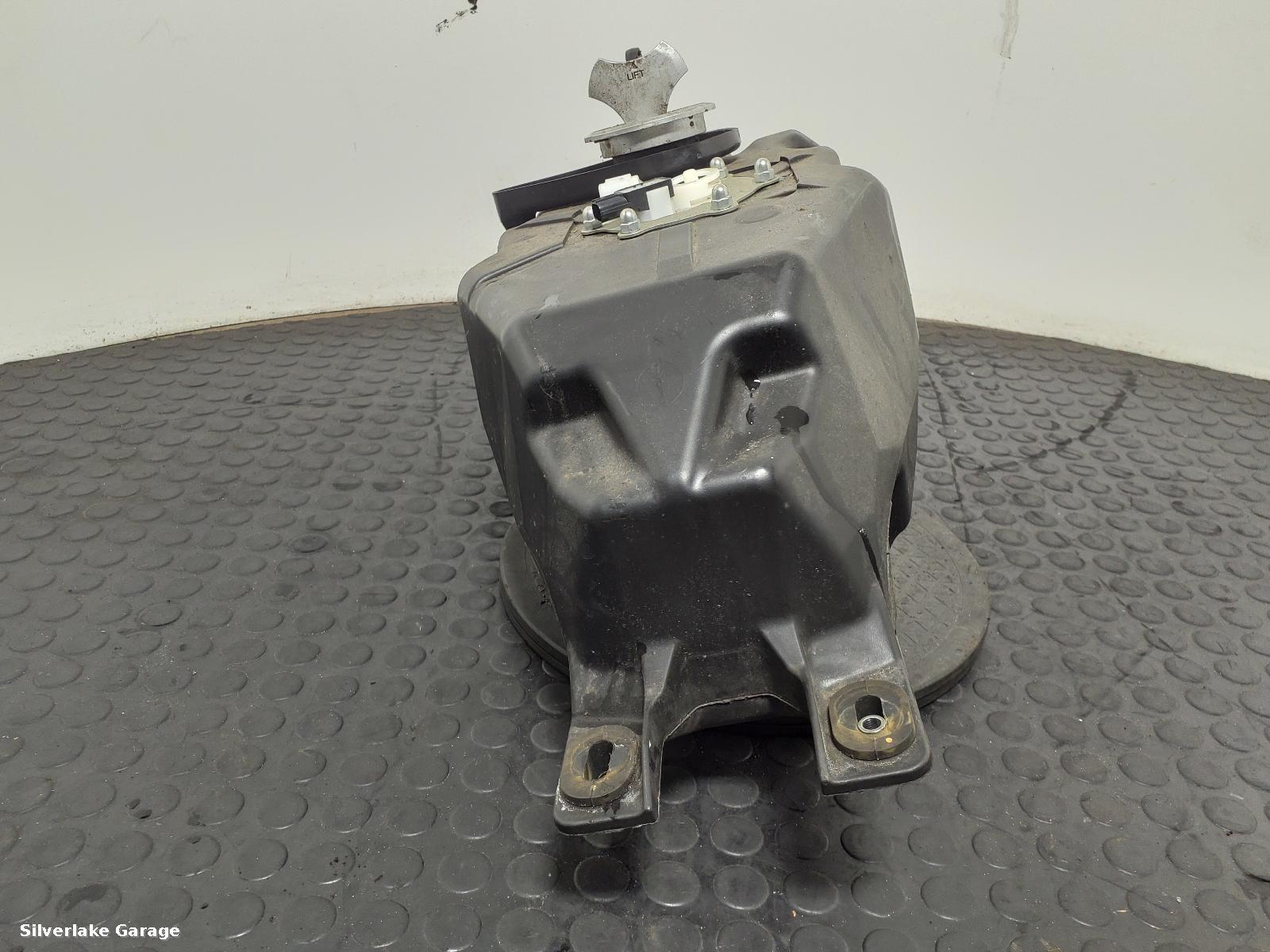 View Auto part Fuel Tank YAMAHA MT 125 2017