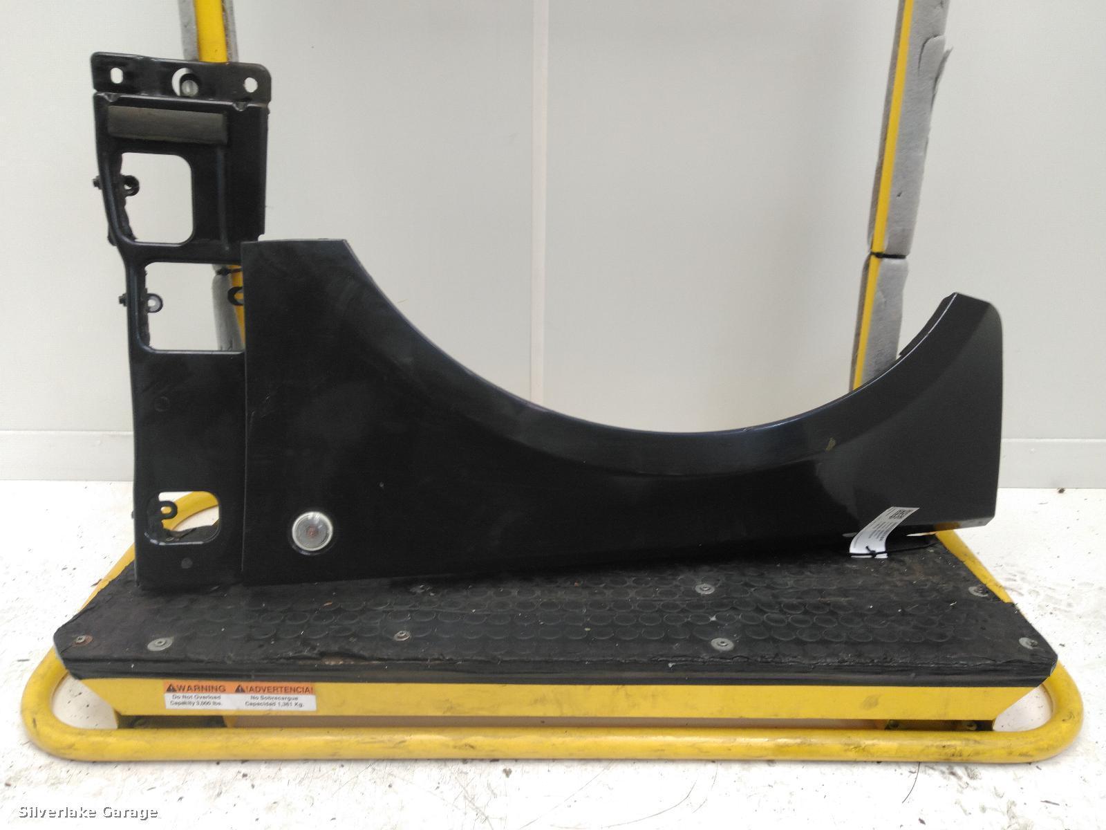View Auto part L Wing LAND ROVER RANGE ROVER 2005