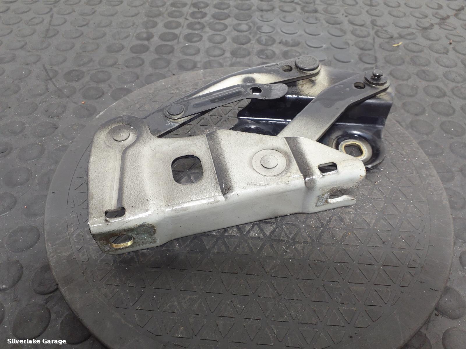 View Auto part Bonnet Hinge LAND ROVER RANGE ROVER 2005