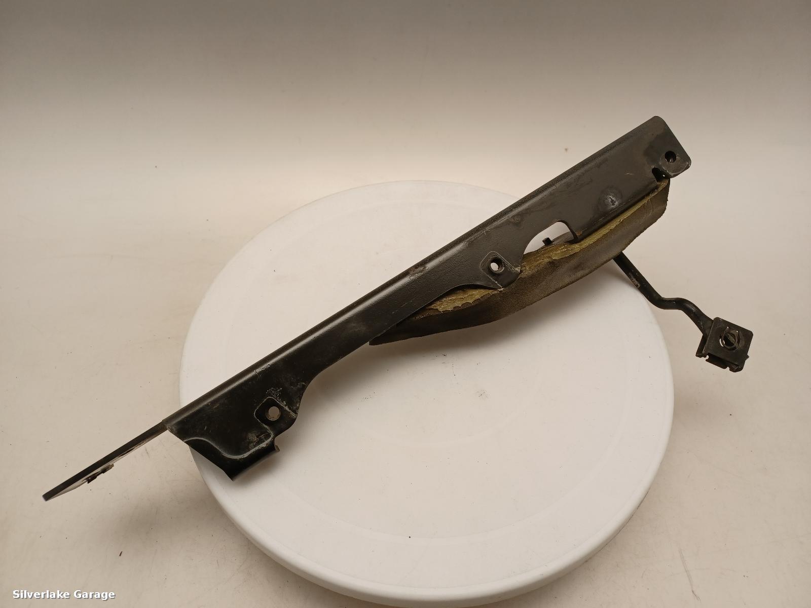 View Auto part FRONT WING BRACKET ASTON MARTIN DB9 2015