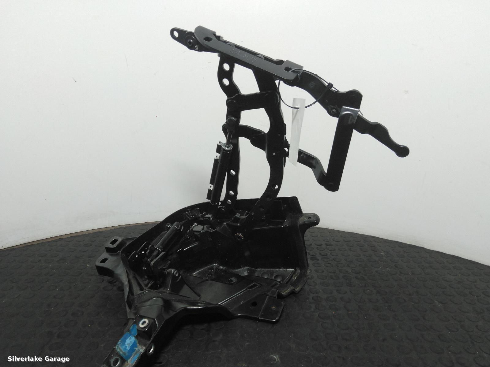 View Auto part Bootlid/Tailgate Hinge AUDI R8 2014