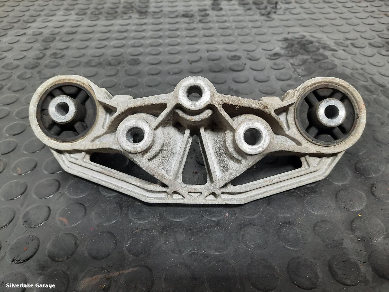 View Auto part Misc Bracket AUDI R8 2014