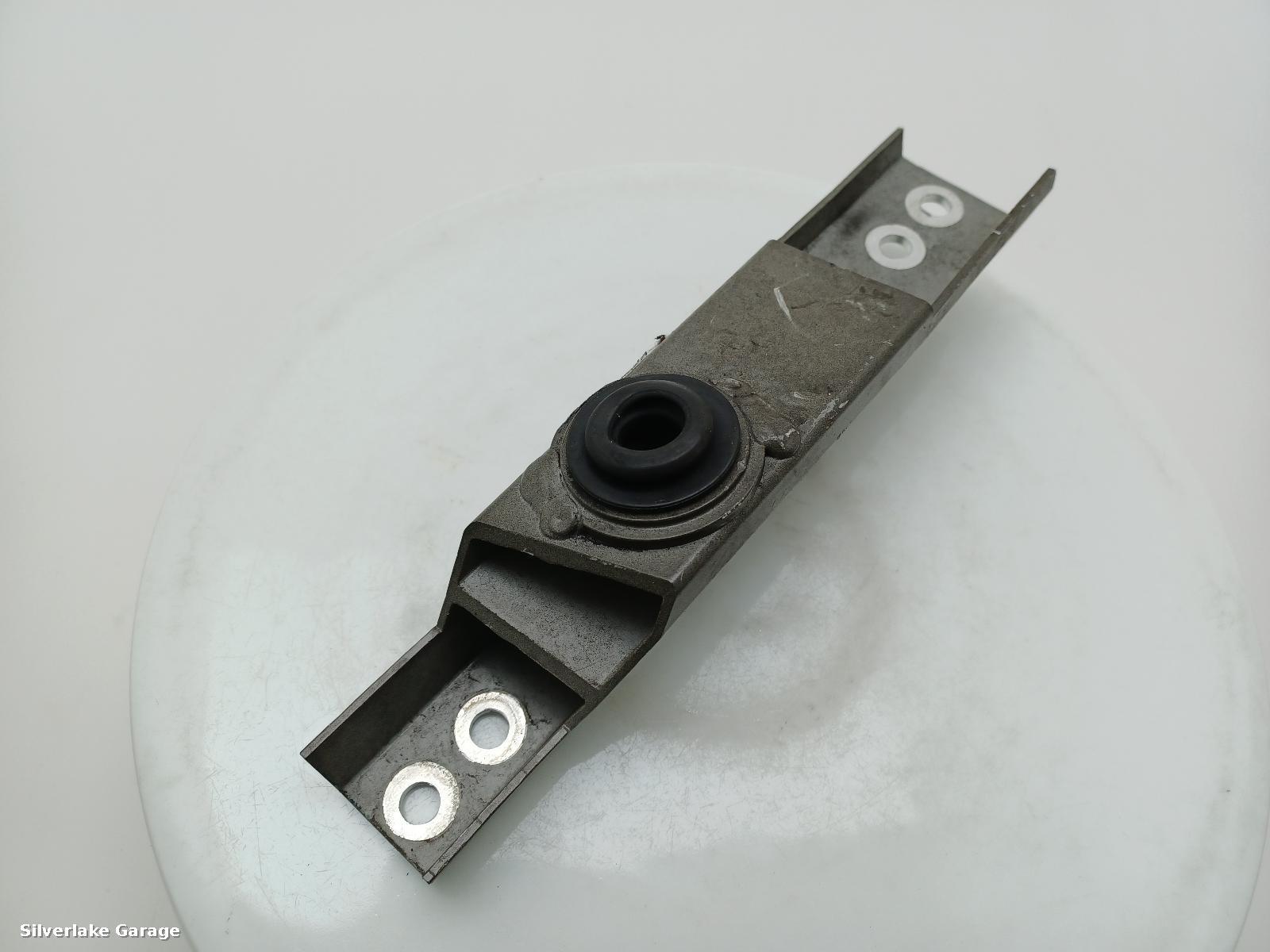 View Auto part Misc Bracket AUDI R8 2014