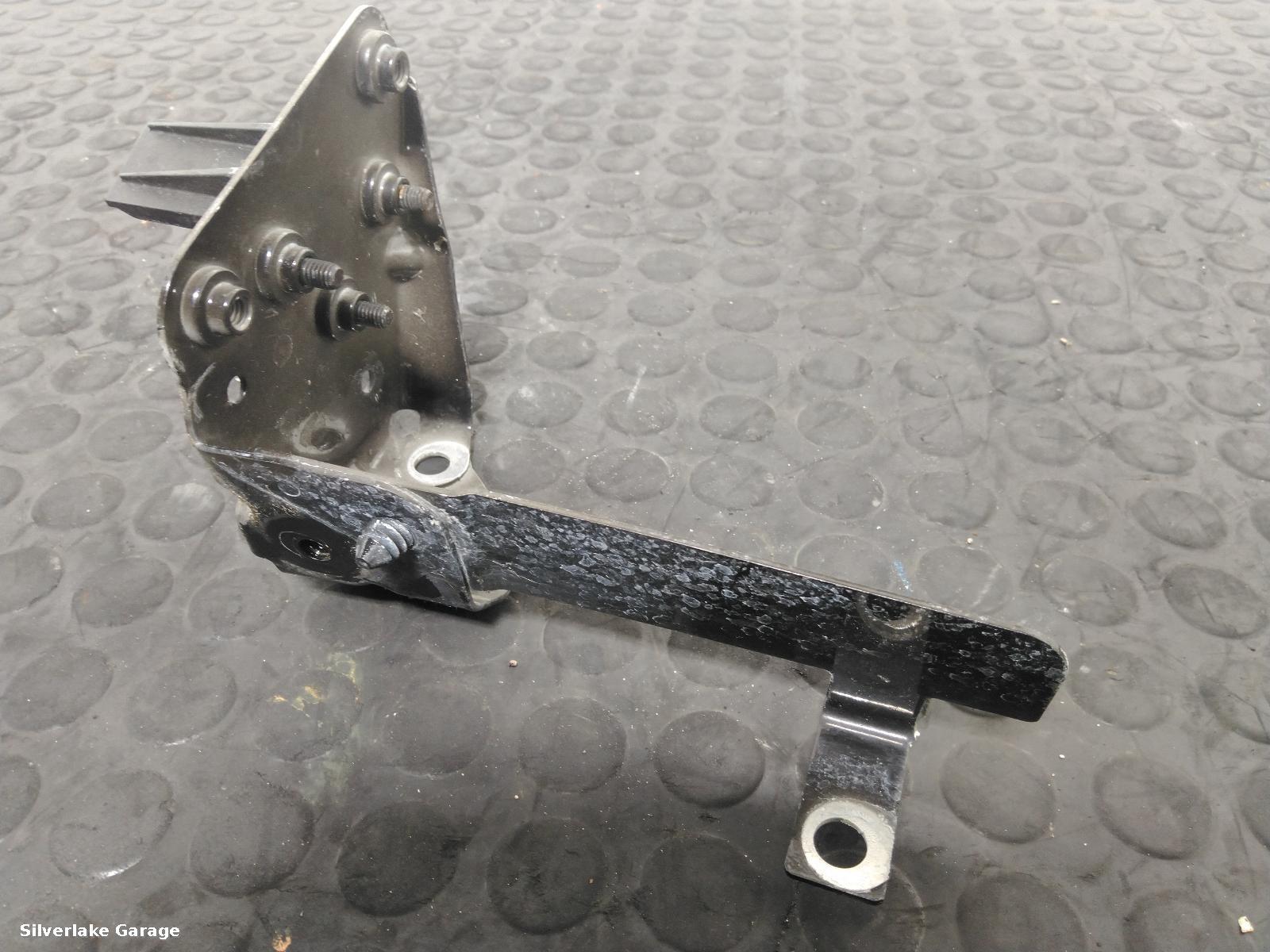 View Auto part FRONT WING BRACKET AUDI R8 2014