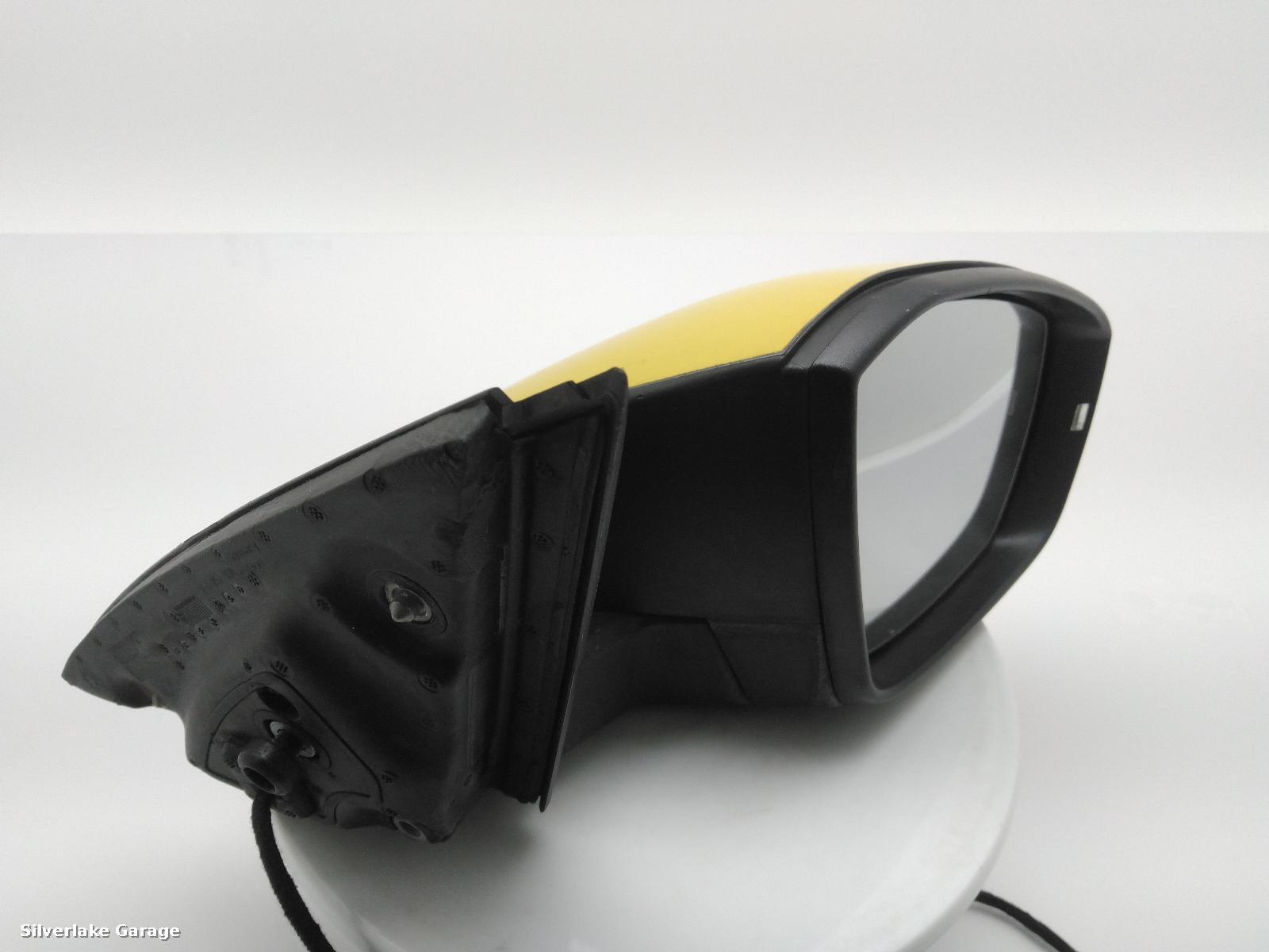 View Auto part R Door Mirror SKODA OCTAVIA 2013