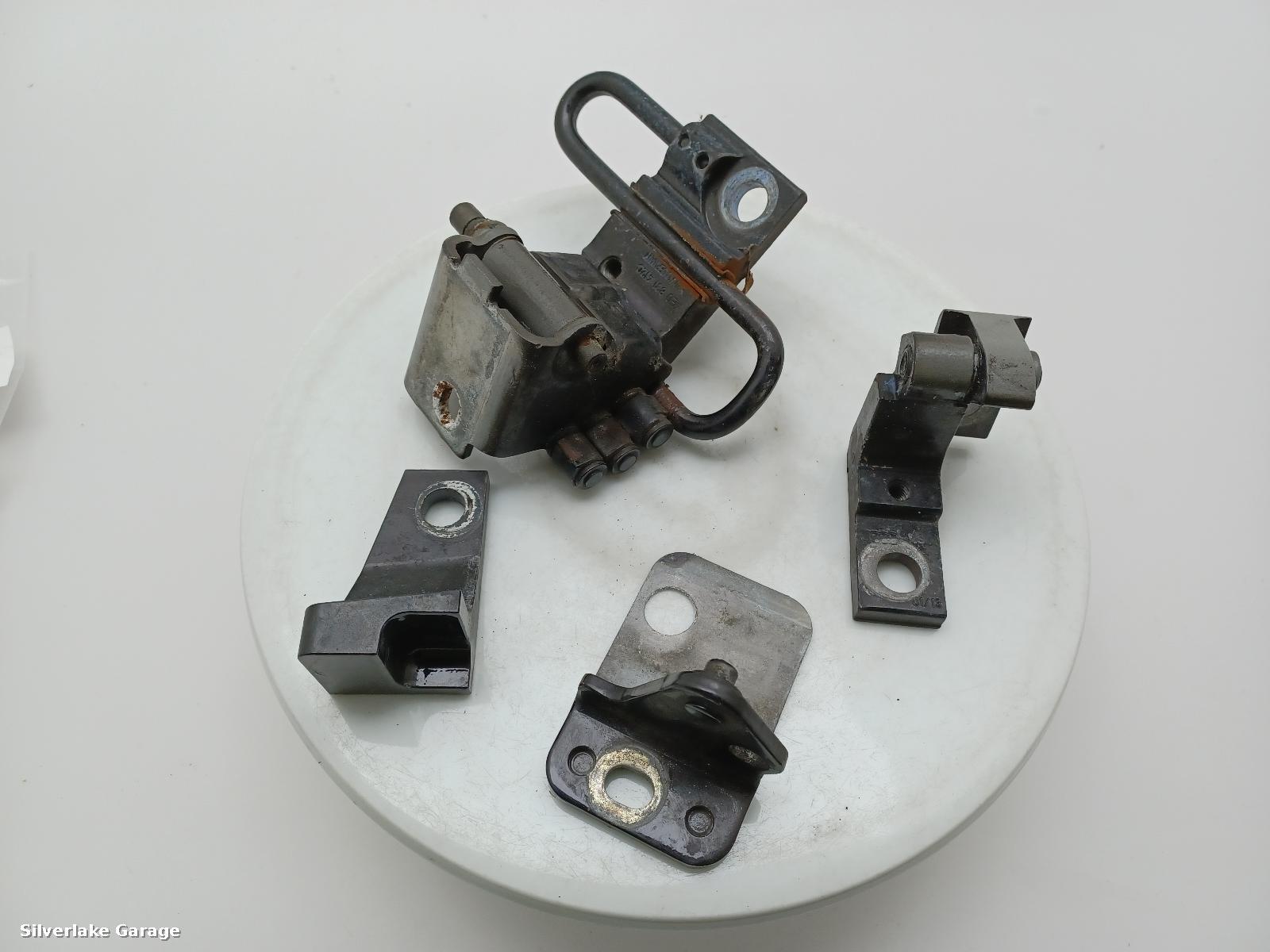 View Auto part Door Hinge AUDI R8 2014