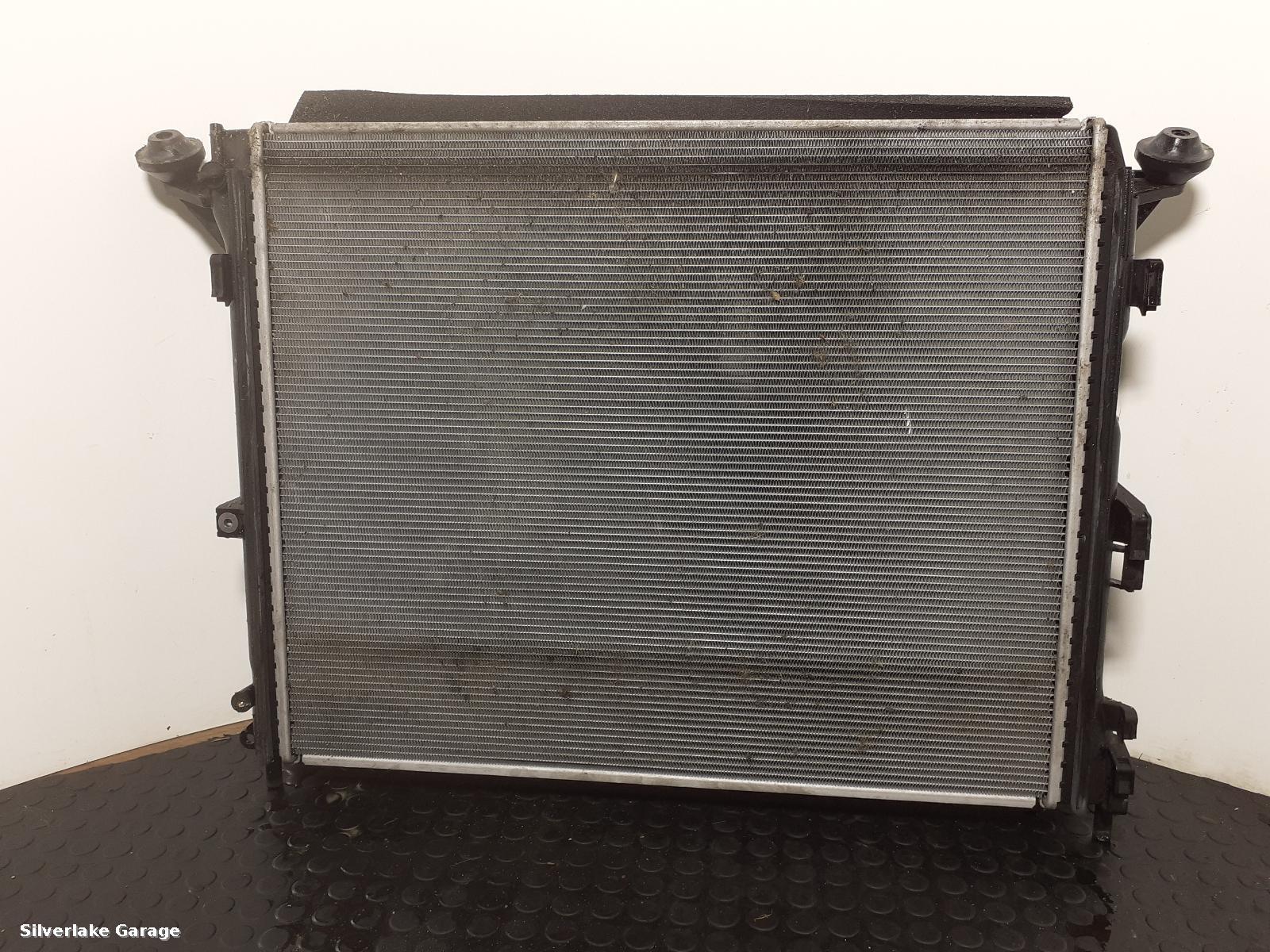 View Auto part Radiator ASTON MARTIN DB11 2019