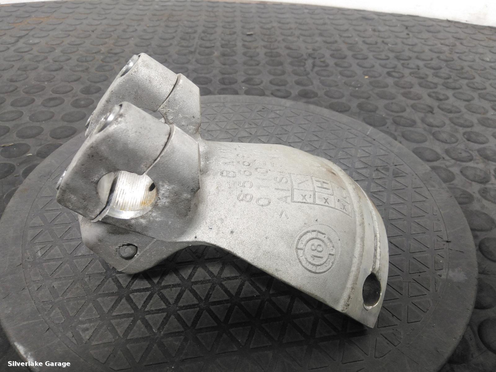 View Auto part HANDLE_BAR_CLAMPS BMW C400X 2019