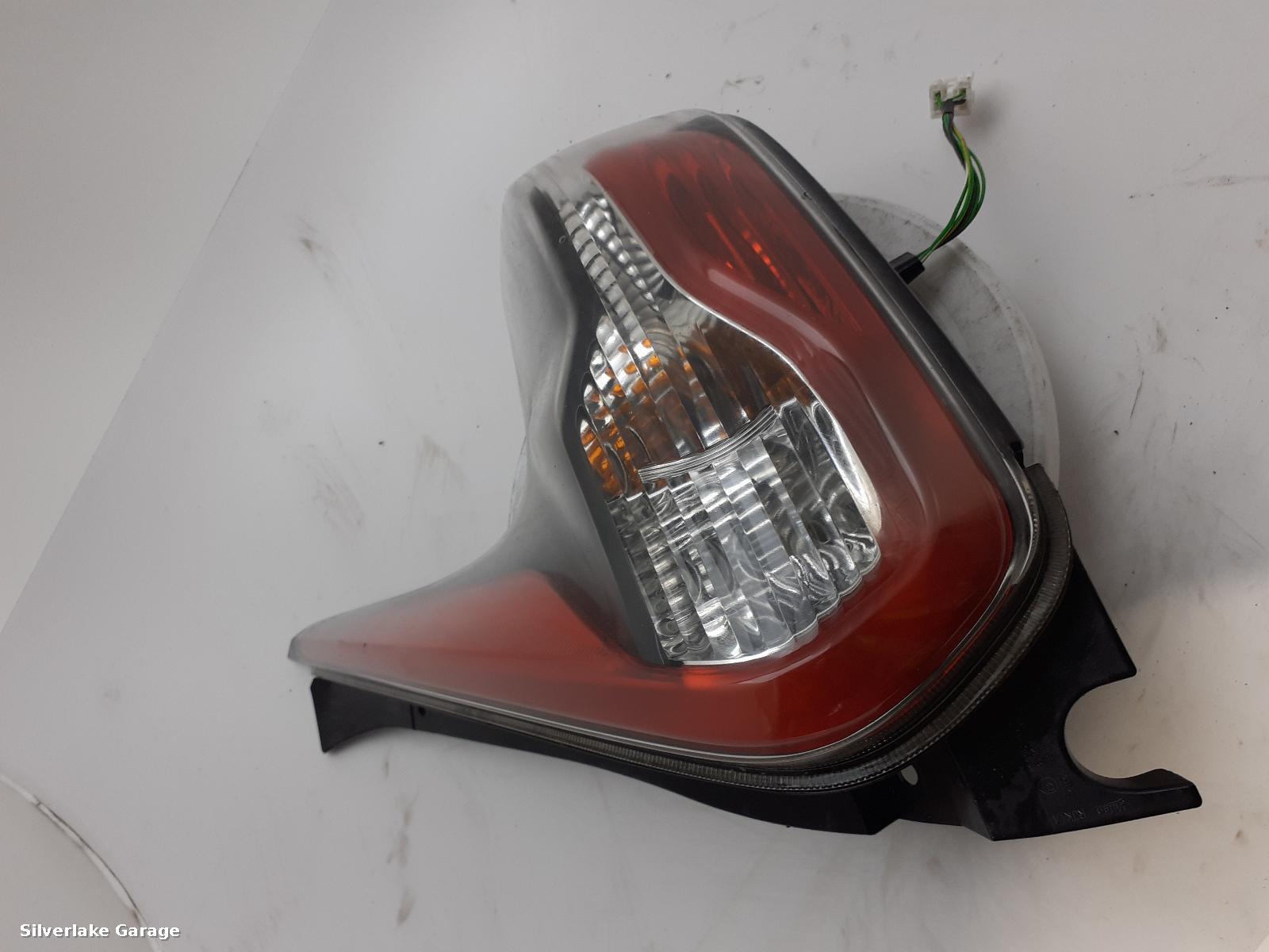 View Auto part R Taillight NISSAN JUKE 2015