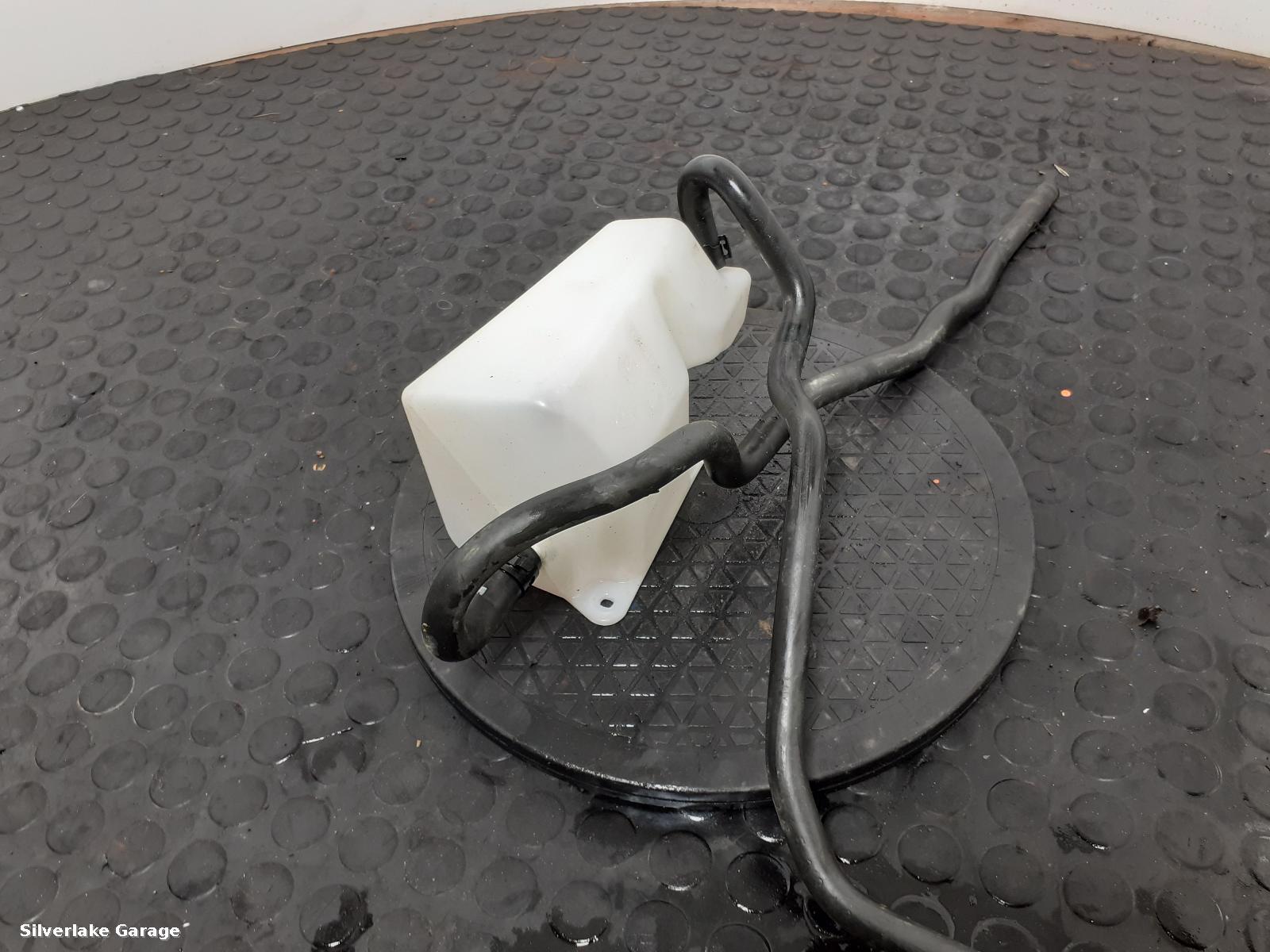 View Auto part Overflow Bottle ASTON MARTIN DB11 2019