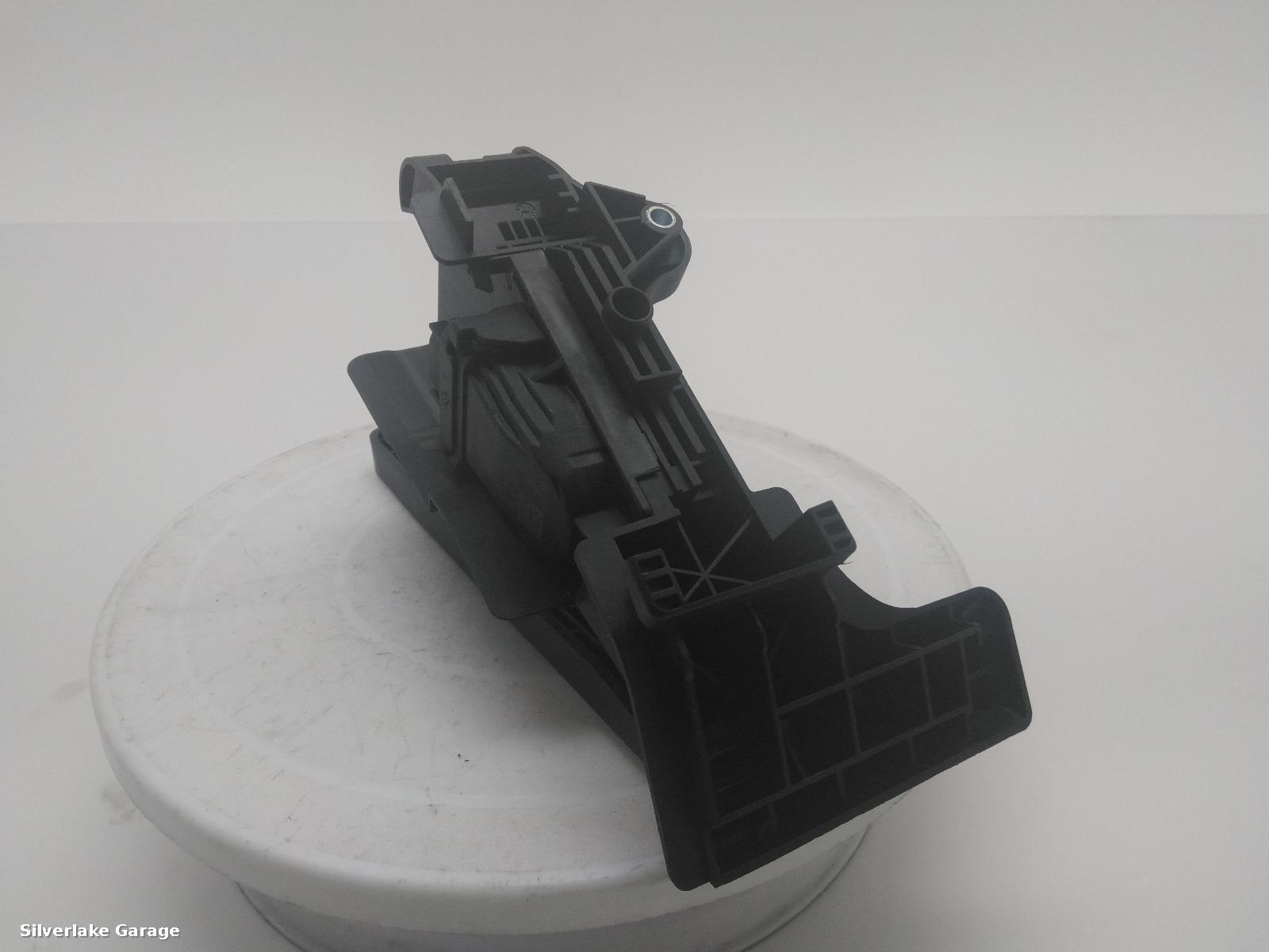 View Auto part Pedal Potentiometer ASTON MARTIN DB11 2019
