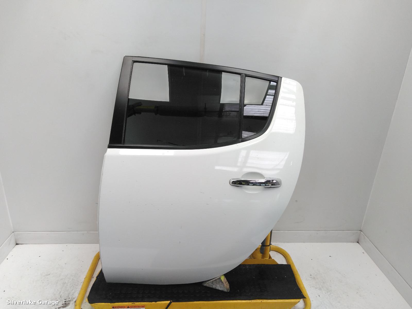 View Auto part L Rear Door MITSUBISHI L200 2014