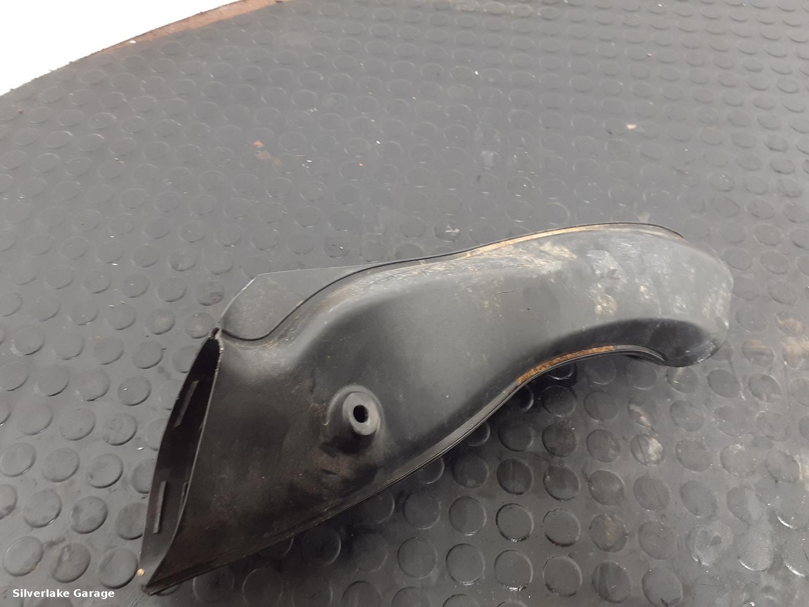 View Auto part Air Duct SUZUKI GSXR 600 K5 2005