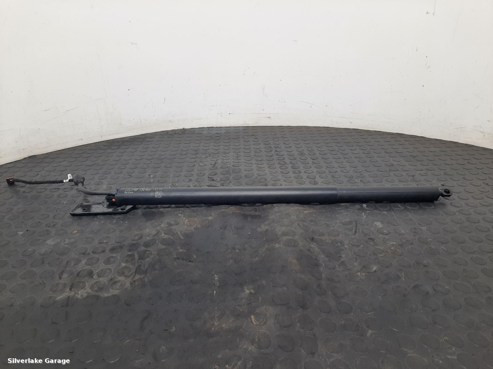 View Auto part Hatch Strut/Shock MASERATI GRECALE 2022