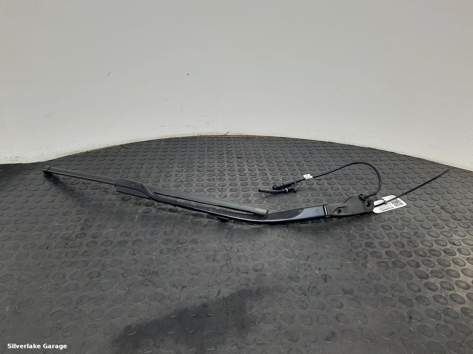 View Auto part Wiper Arm MASERATI GRECALE 2022