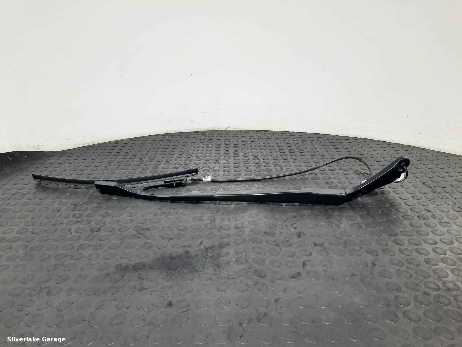 View Auto part Wiper Arm MASERATI GRECALE 2022