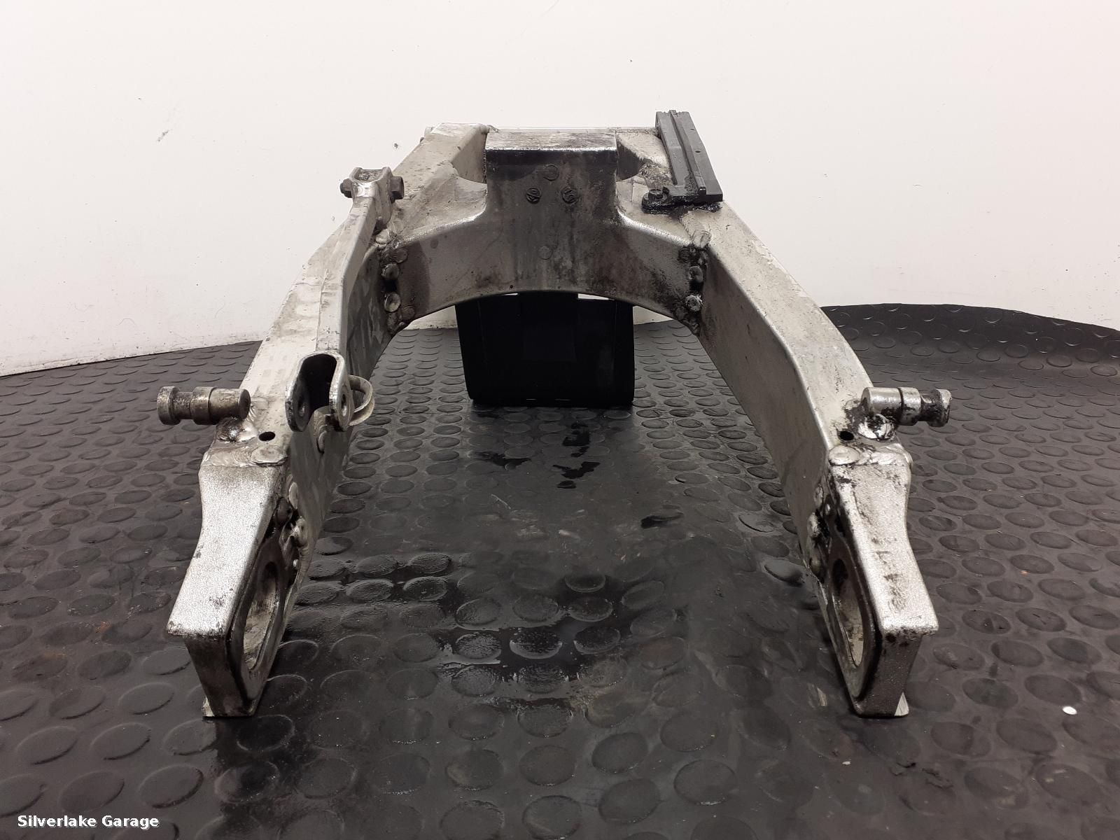 View Auto part Swing Arm SUZUKI GSXR 600 K2 2002