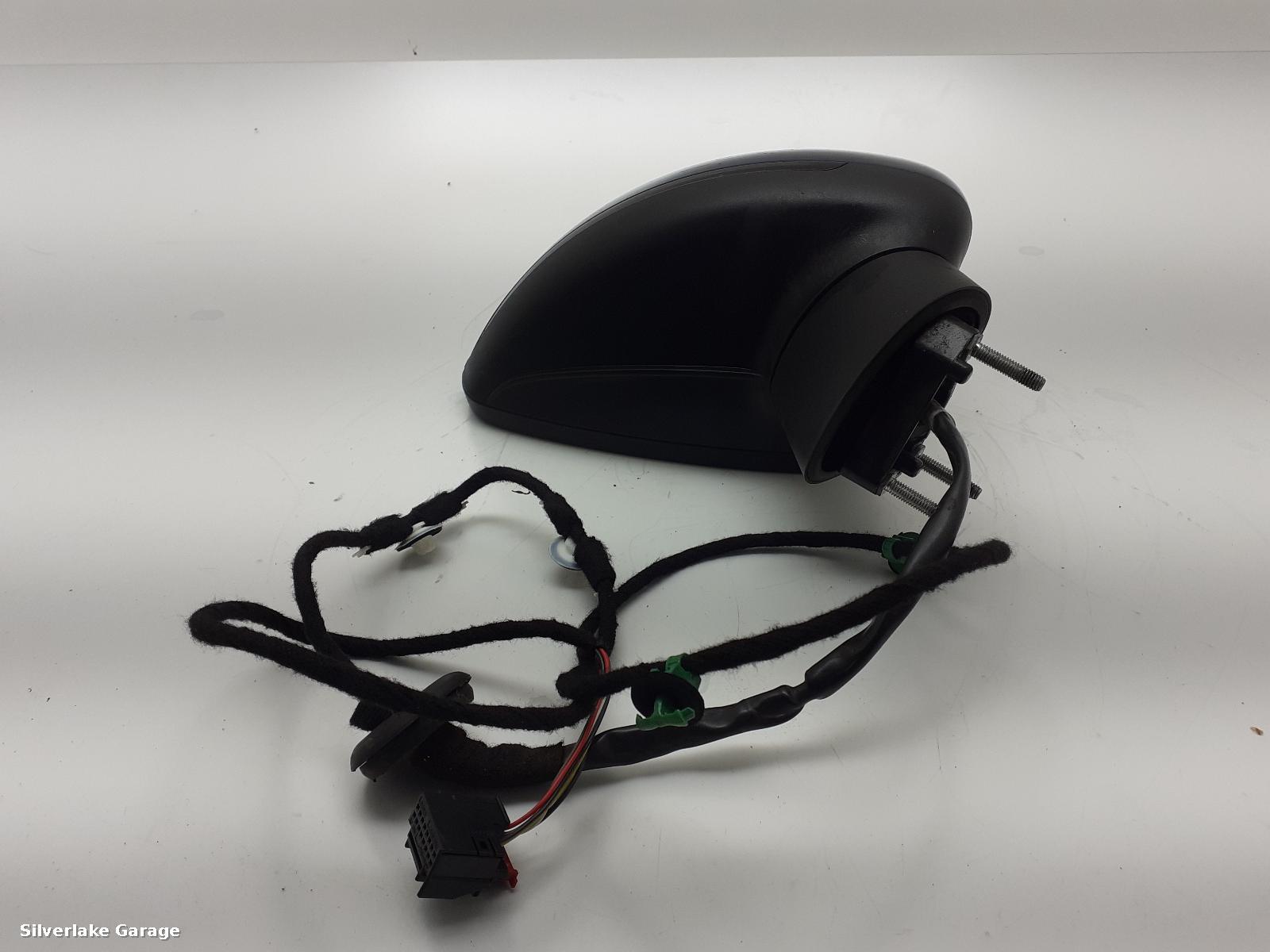 View Auto part R Door Mirror AUDI A1 2012