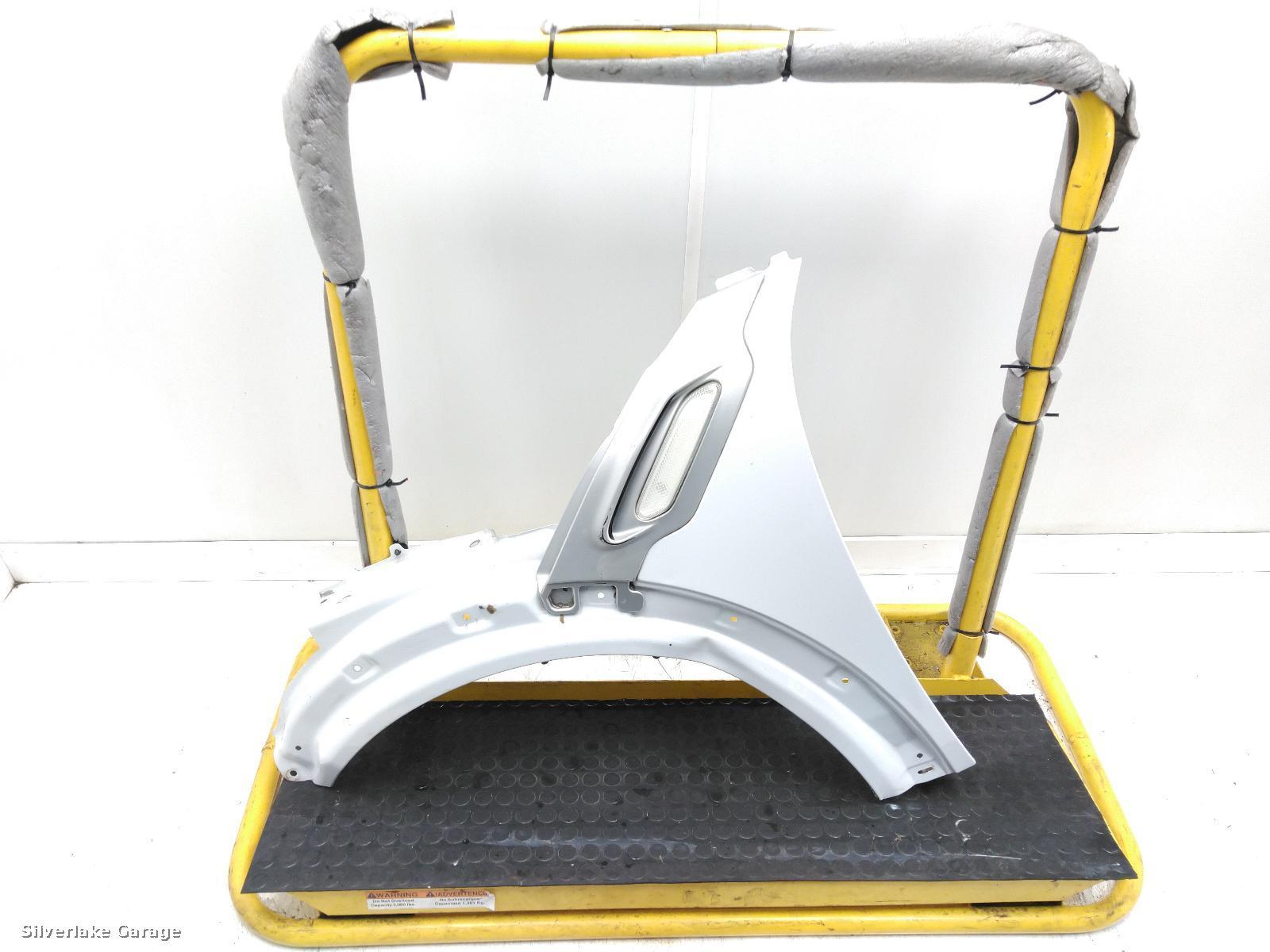 View Auto part L Wing MINI (BMW) COUNTRYMAN 2012