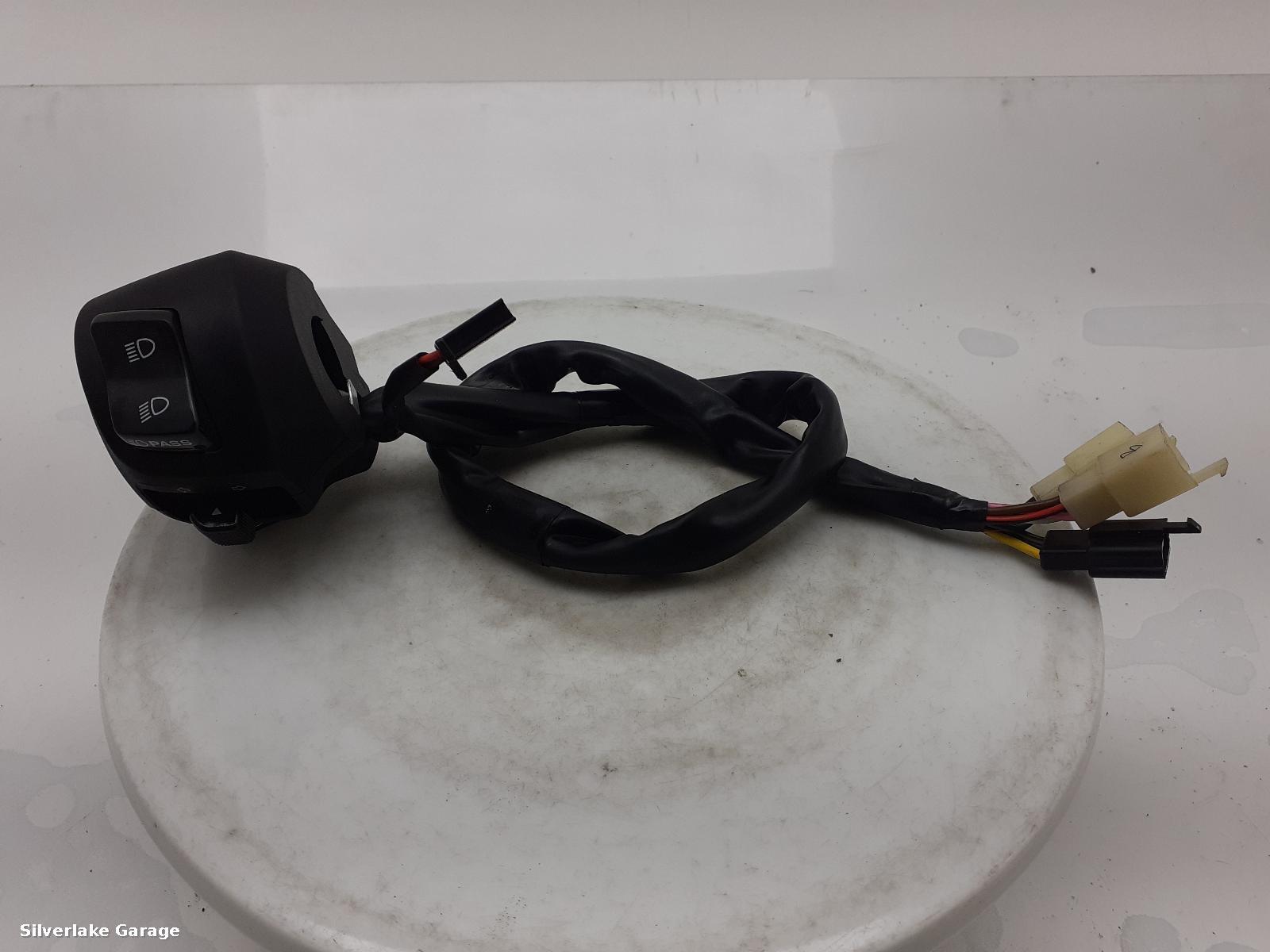 View Auto part LH Switch Gear YAMAHA YZF R125 2021