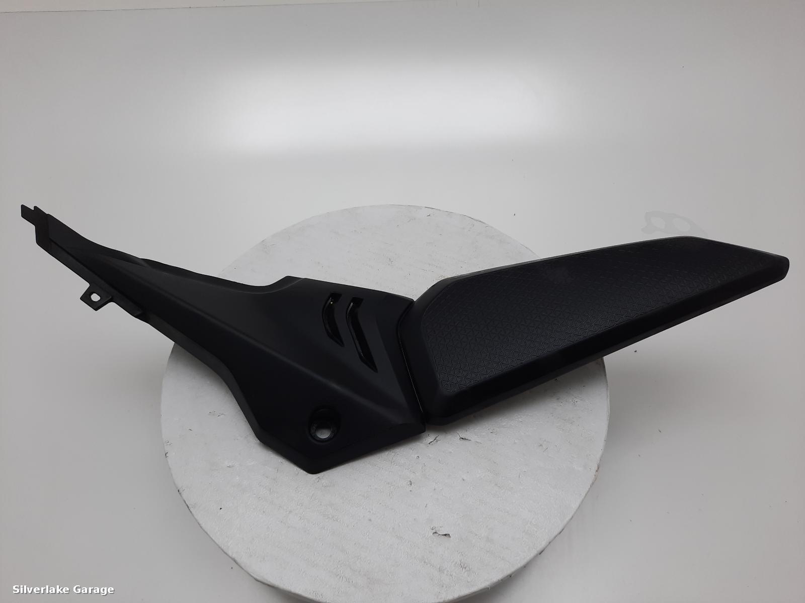 View Auto part SIDE_PANEL_RIGHT HONDA CB650F 2019